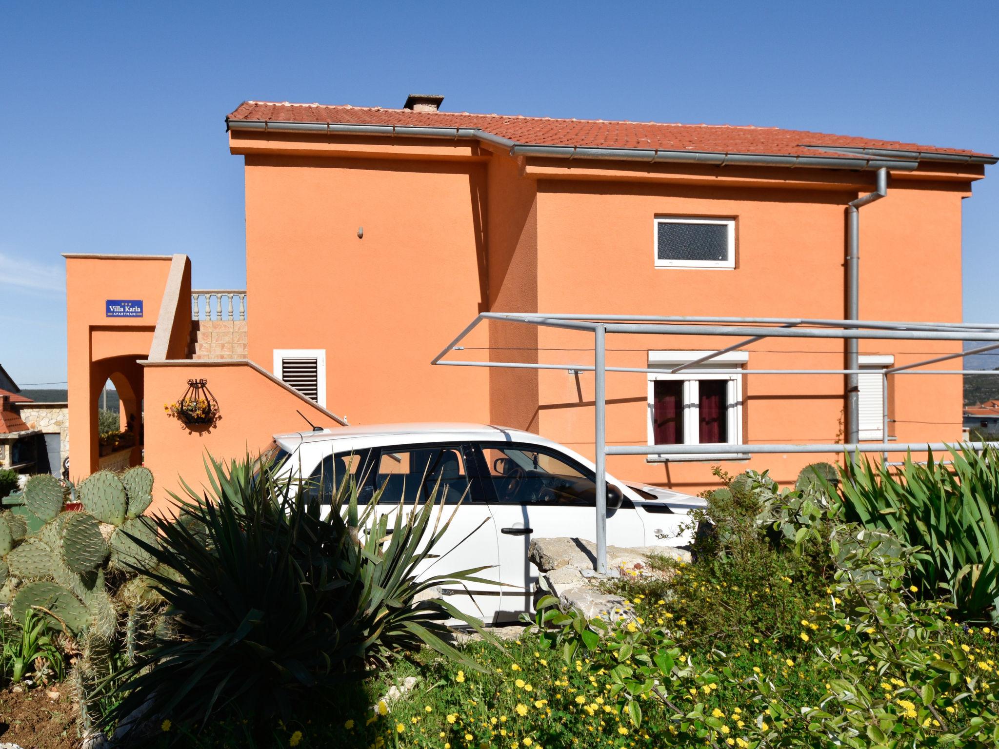 Foto 12 - Apartamento de 2 habitaciones en Obrovac con terraza y vistas al mar
