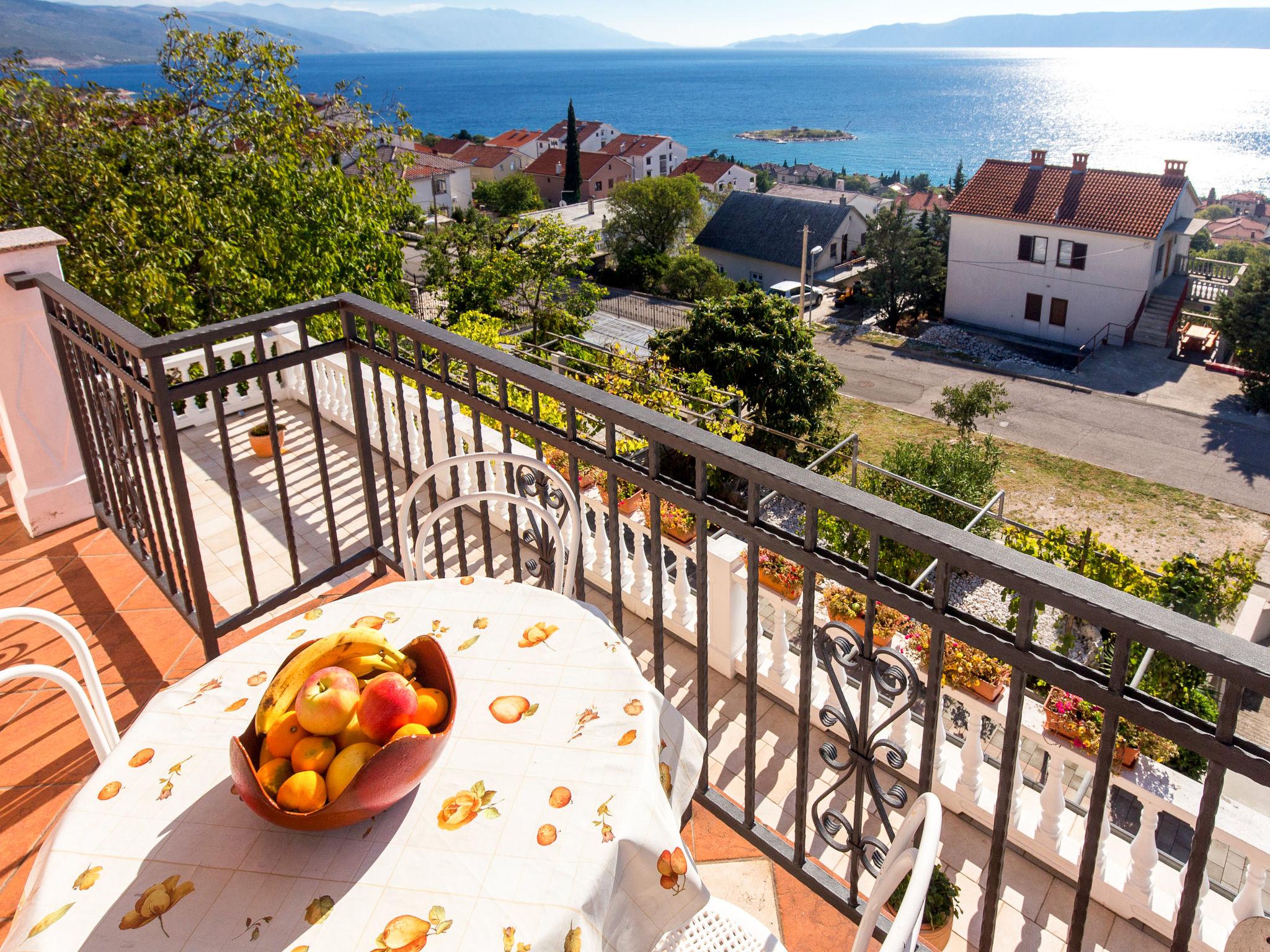 Foto 11 - Appartamento con 2 camere da letto a Novi Vinodolski con vista mare