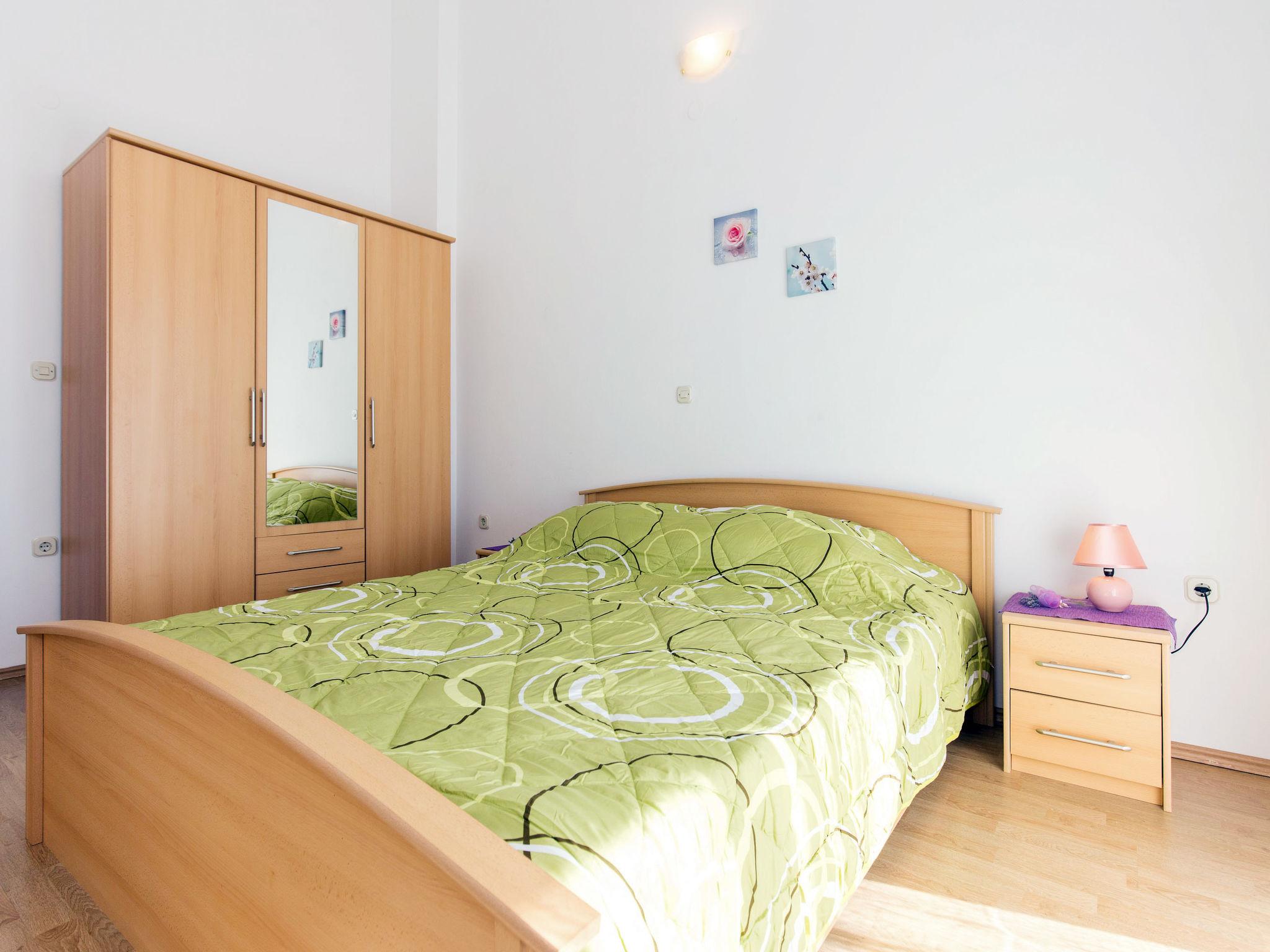 Foto 4 - Appartamento con 2 camere da letto a Novi Vinodolski con vista mare