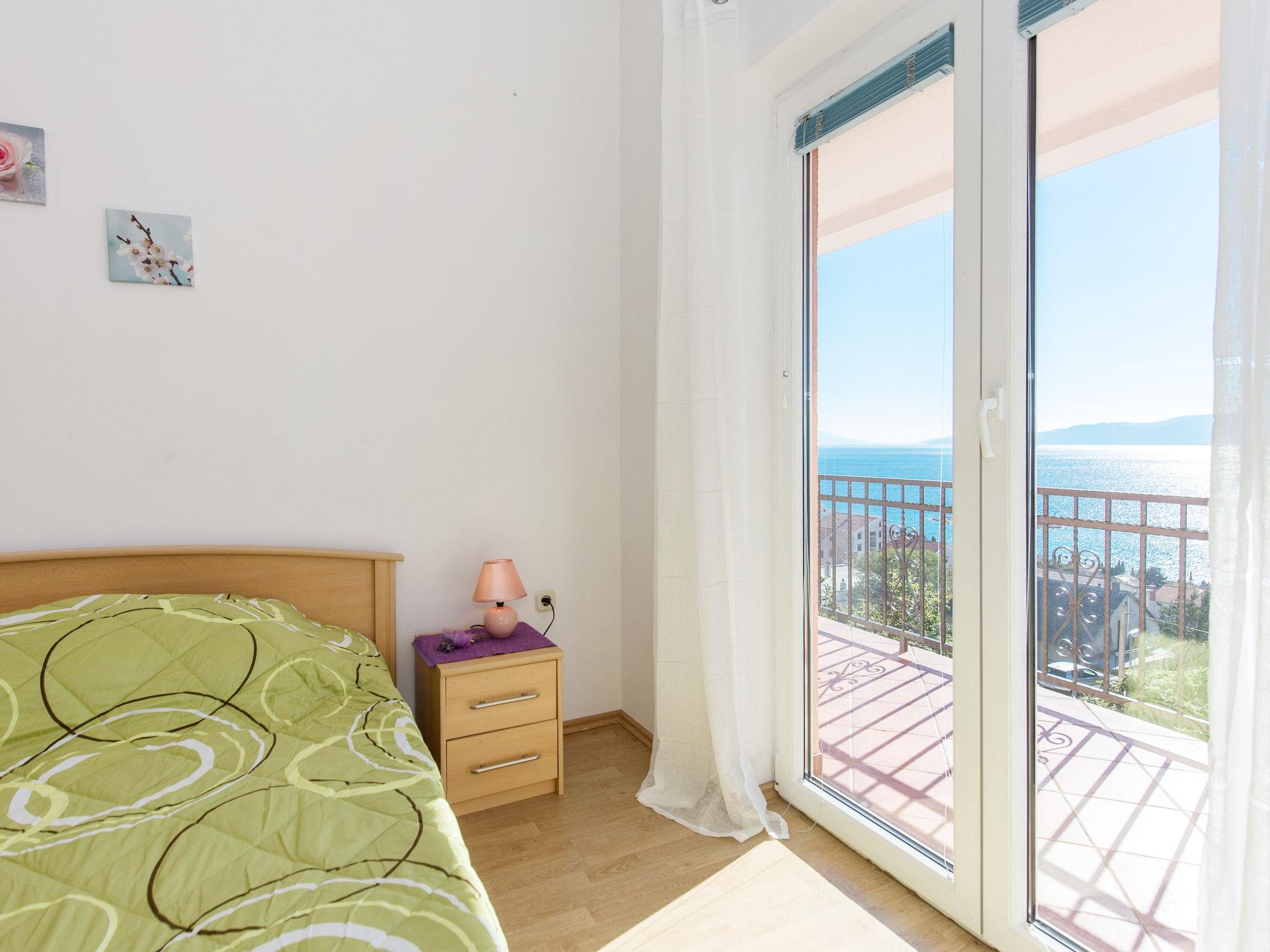 Foto 3 - Apartamento de 2 quartos em Novi Vinodolski com vistas do mar