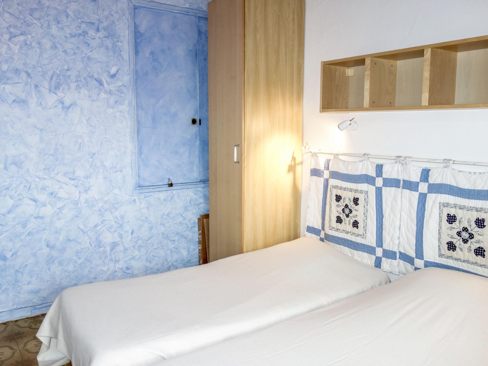 Foto 13 - Appartamento con 2 camere da letto a Saint-Cyr-sur-Mer con terrazza e vista mare
