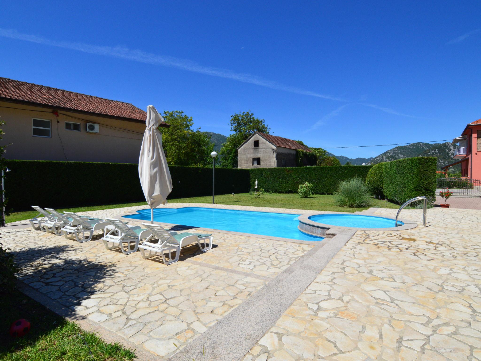 Foto 6 - Casa de 6 habitaciones en Vrgorac con piscina privada y vistas al mar