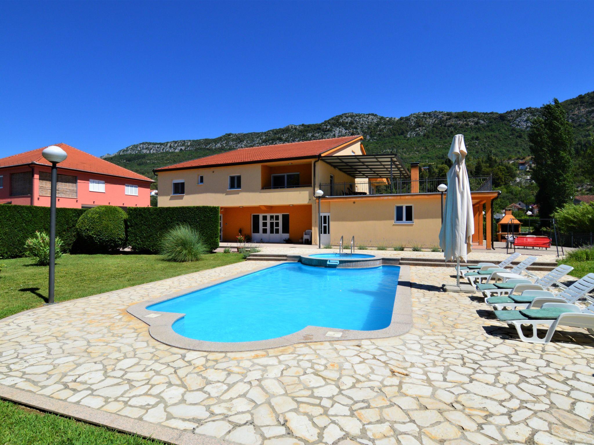 Photo 2 - Maison de 6 chambres à Vrgorac avec piscine privée et jardin