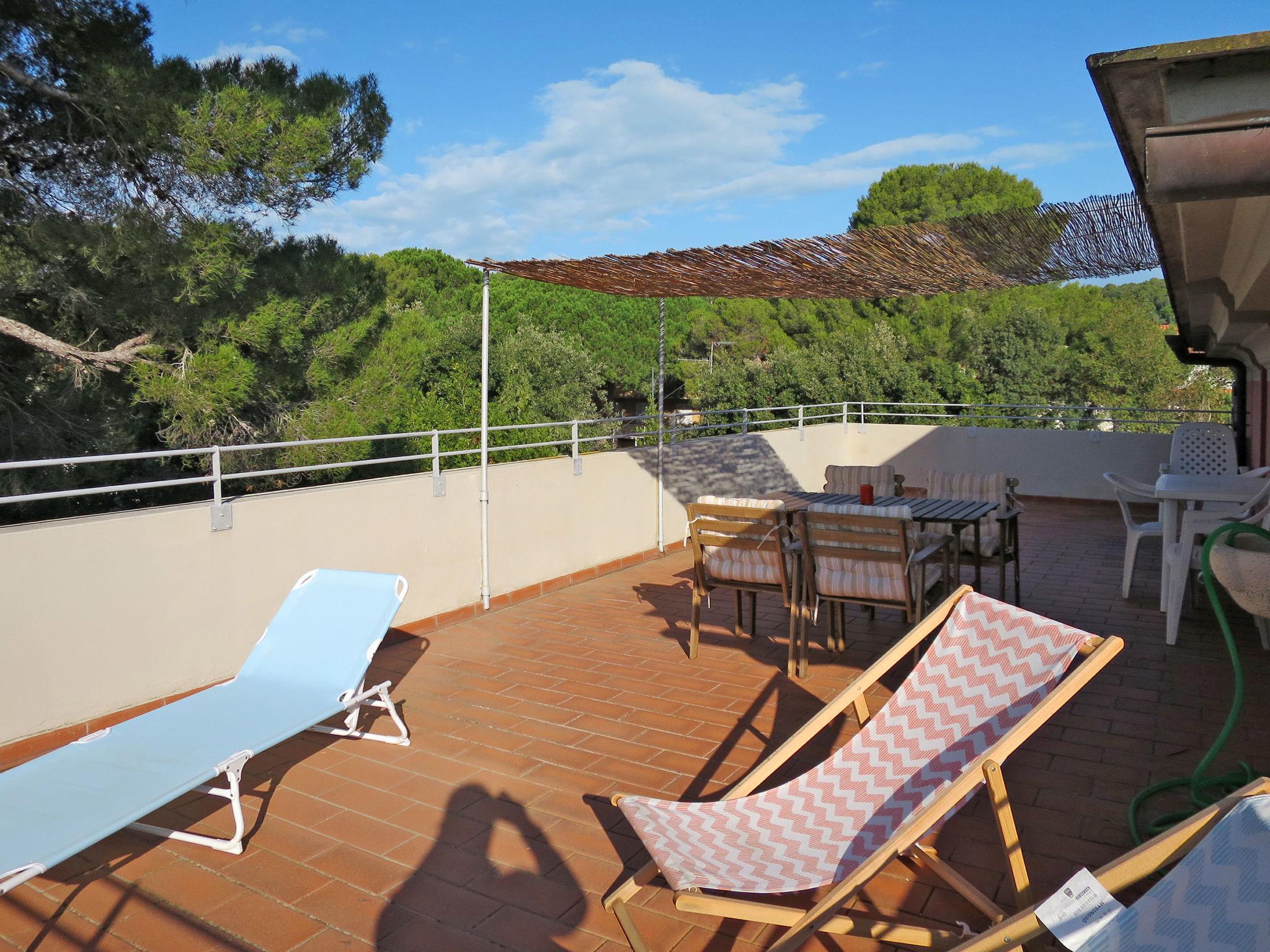 Foto 3 - Appartamento con 2 camere da letto a Rosignano Marittimo con giardino e vista mare