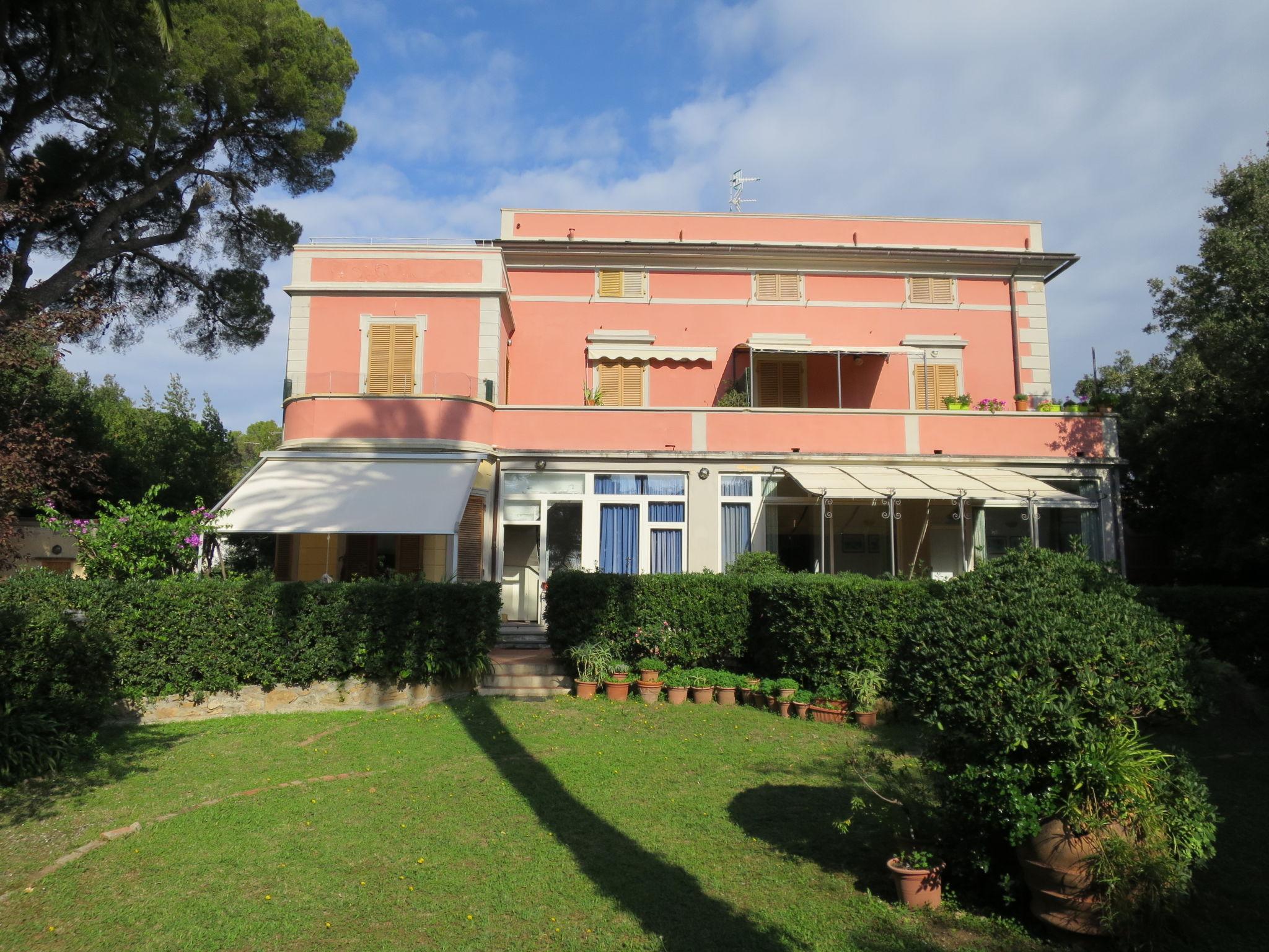 Photo 22 - Appartement de 2 chambres à Rosignano Marittimo avec jardin et terrasse