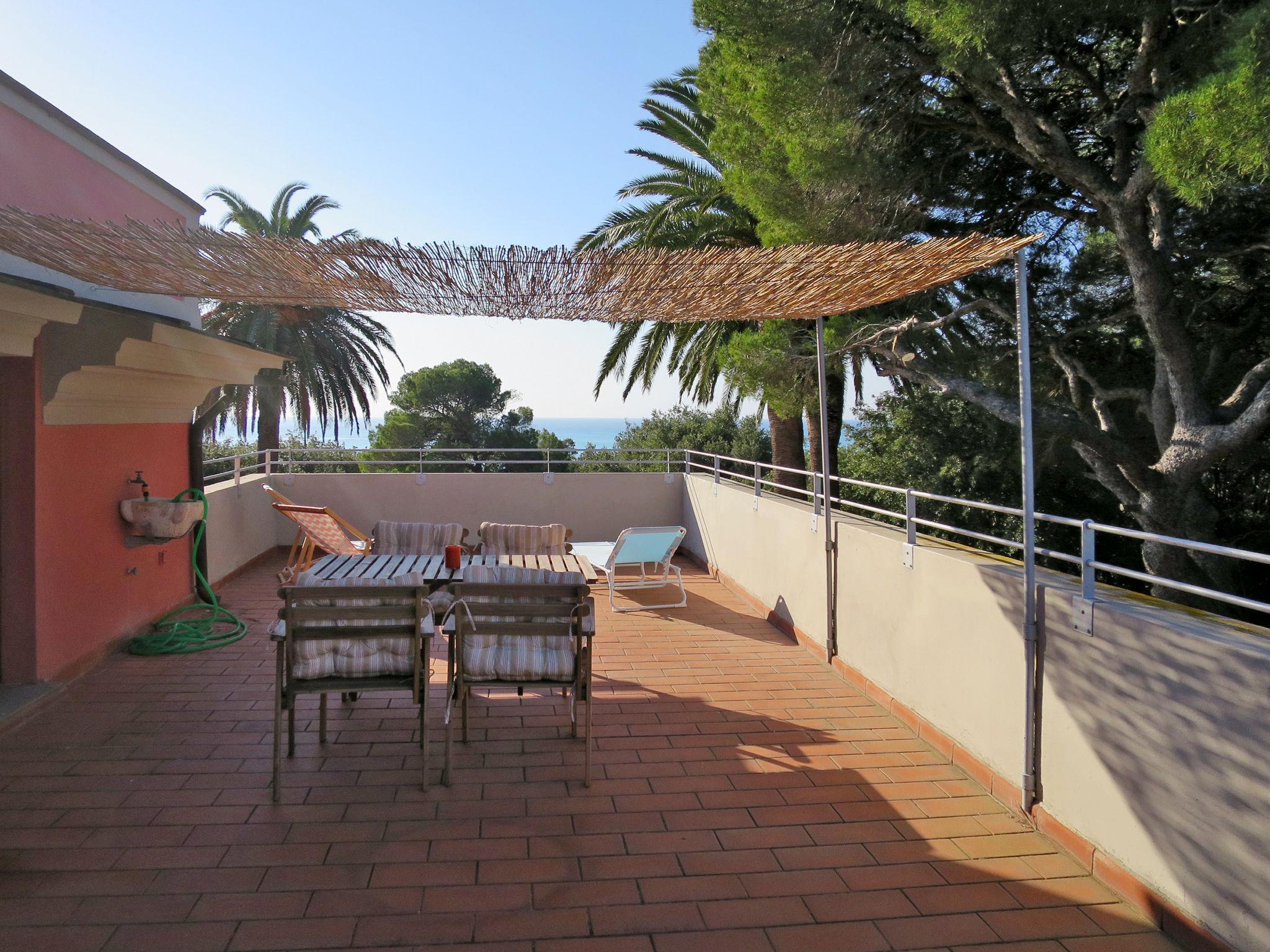 Foto 4 - Apartamento de 2 habitaciones en Rosignano Marittimo con jardín y vistas al mar