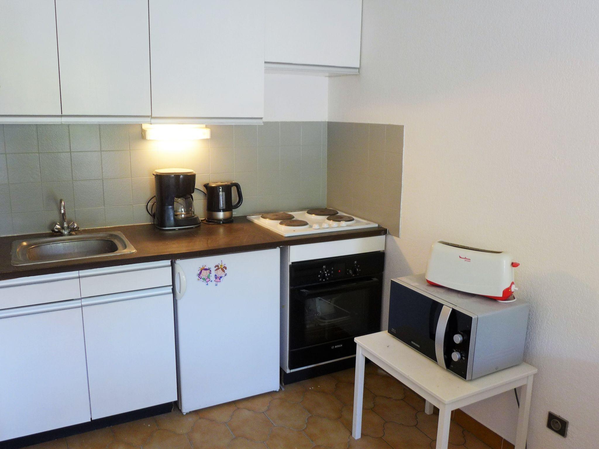 Photo 8 - 1 bedroom Apartment in Cavalaire-sur-Mer with terrace