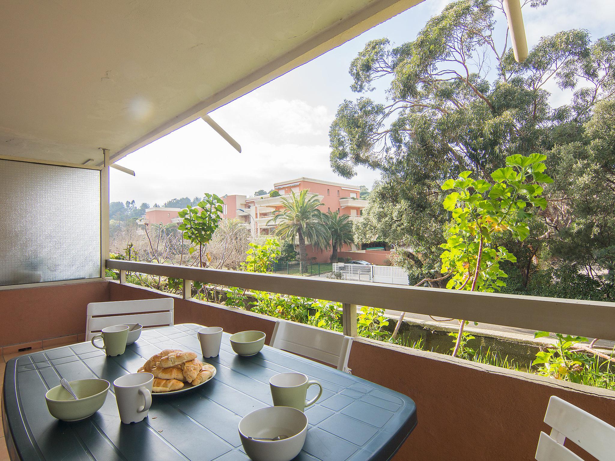 Photo 2 - Appartement de 1 chambre à Cavalaire-sur-Mer avec terrasse et vues à la mer