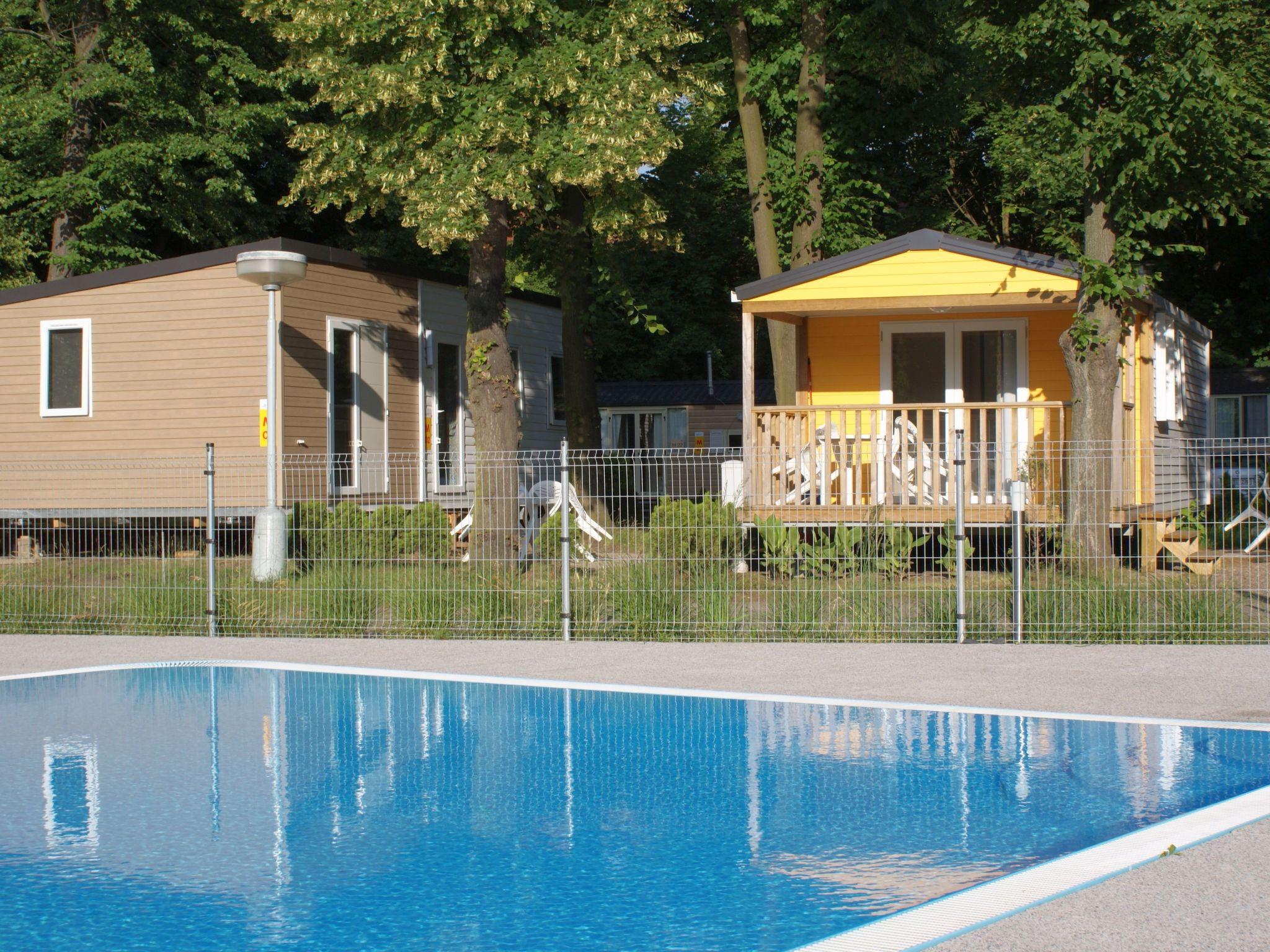 Foto 7 - Casa de 2 quartos em Praga com piscina e jardim