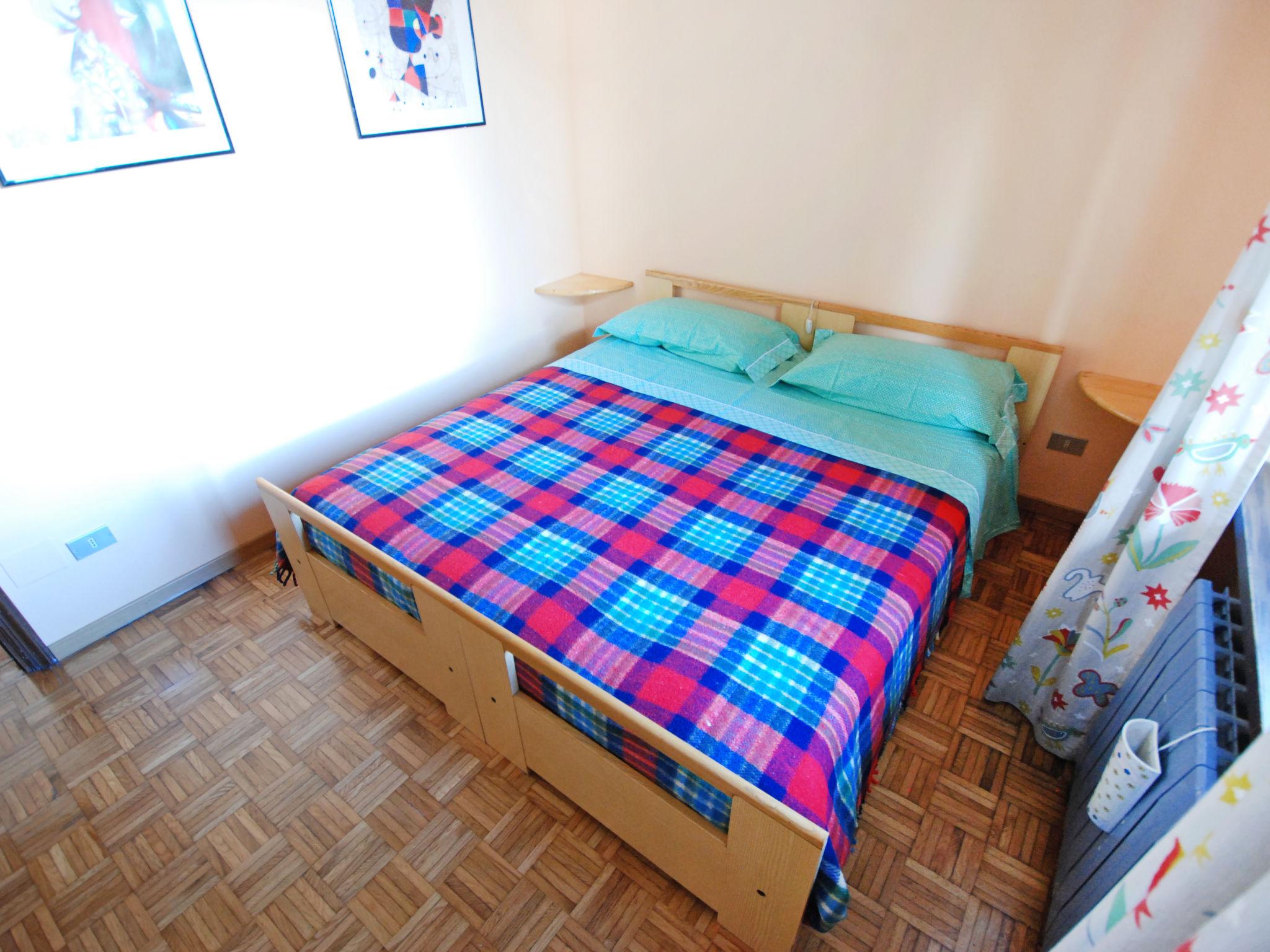 Foto 6 - Appartamento con 1 camera da letto a Sarre con vista sulle montagne