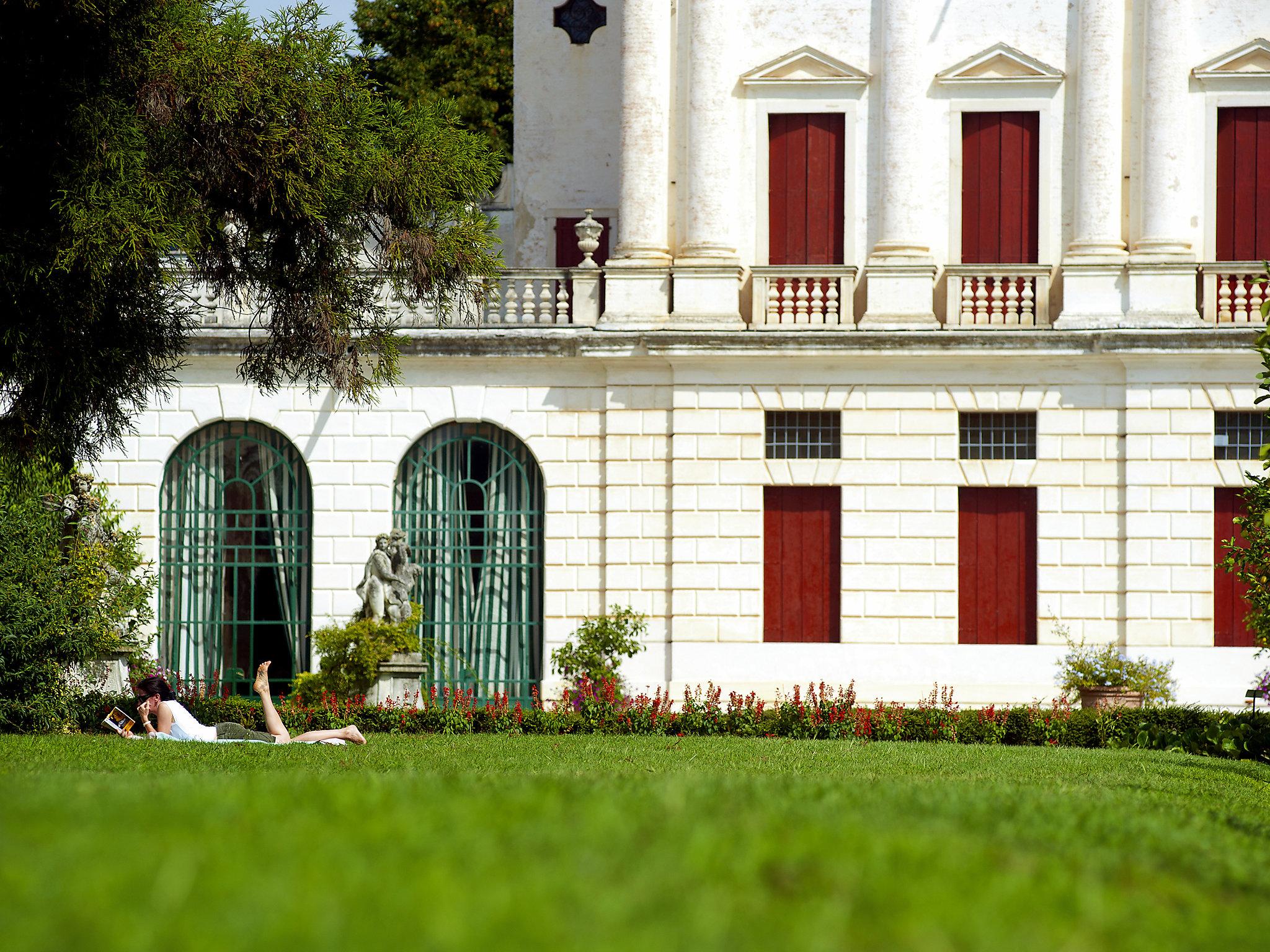 Photo 37 - Maison de 4 chambres à Piombino Dese avec piscine privée et jardin