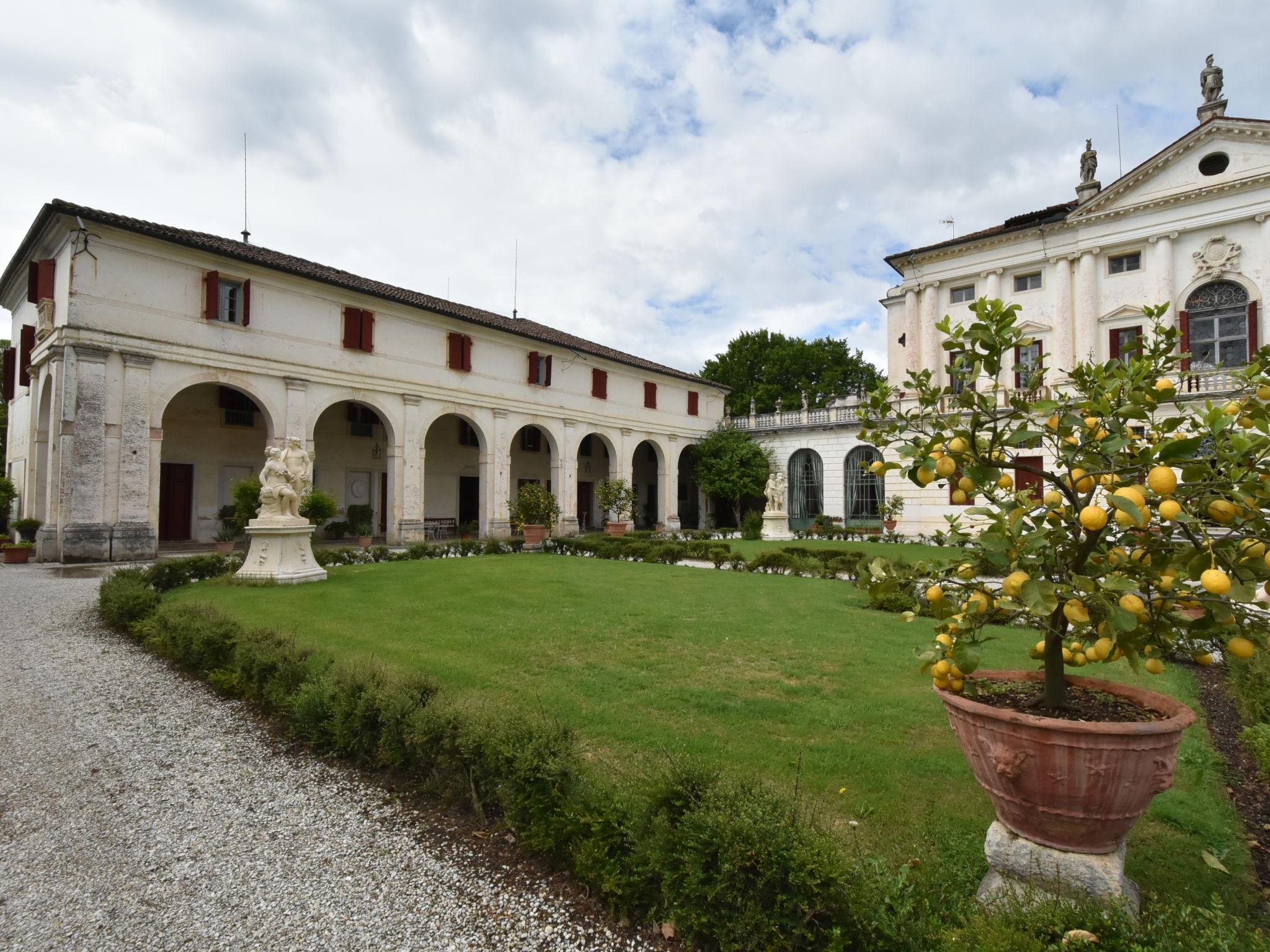 Photo 33 - Maison de 4 chambres à Piombino Dese avec piscine privée et jardin