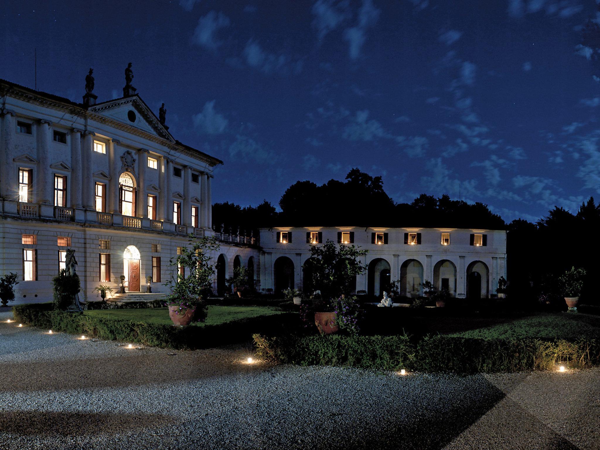 Photo 39 - Maison de 4 chambres à Piombino Dese avec piscine privée et jardin