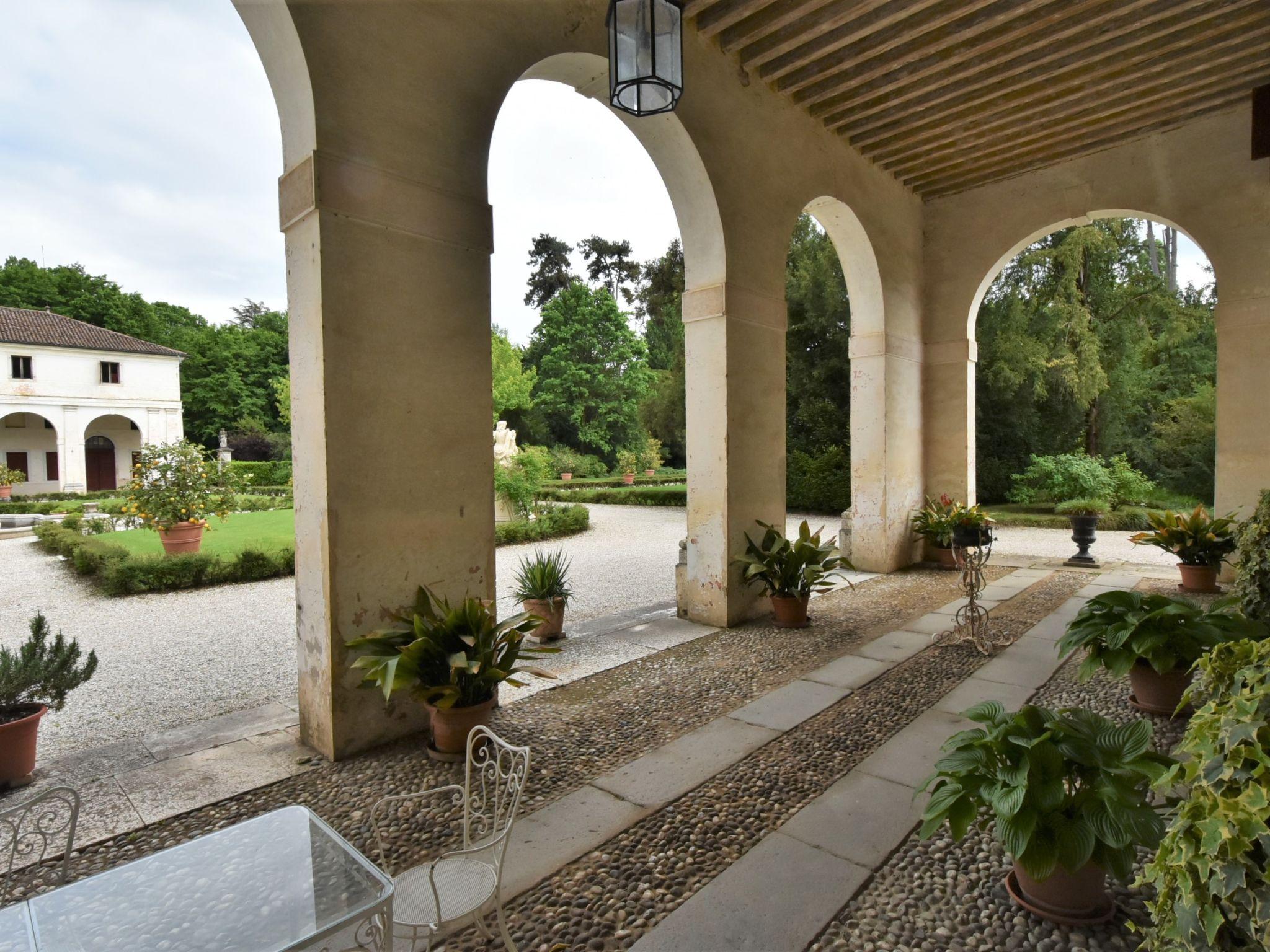 Photo 44 - Maison de 4 chambres à Piombino Dese avec piscine privée et jardin