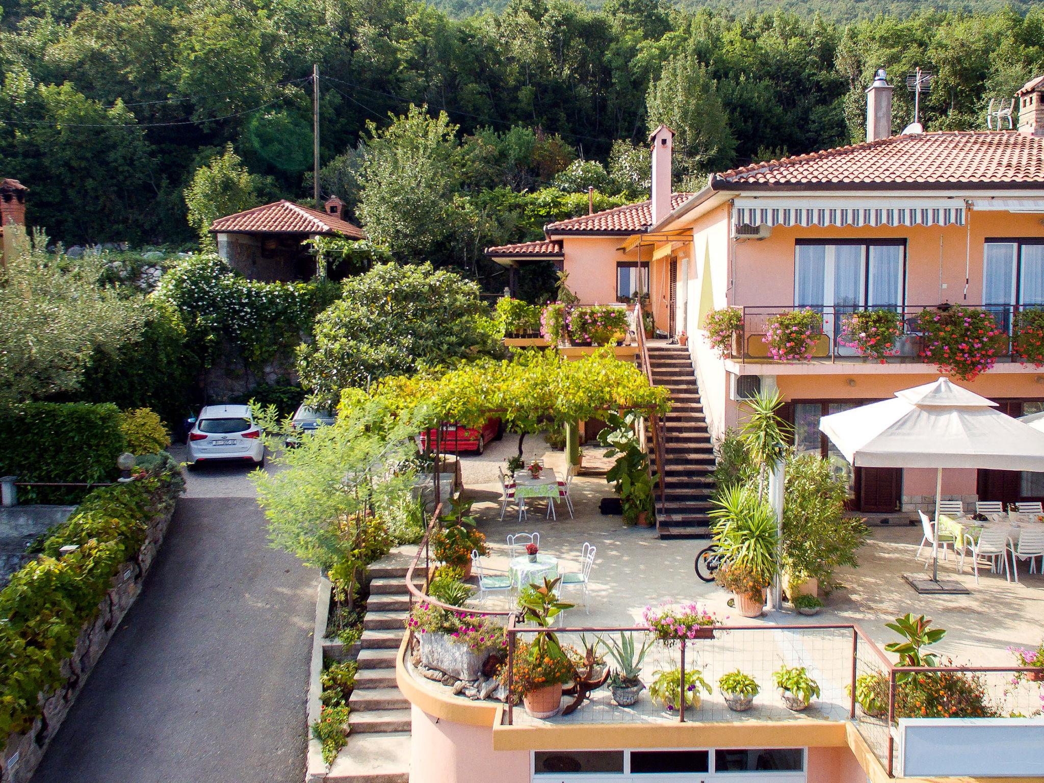 Photo 2 - Appartement en Mošćenička Draga avec terrasse et vues à la mer