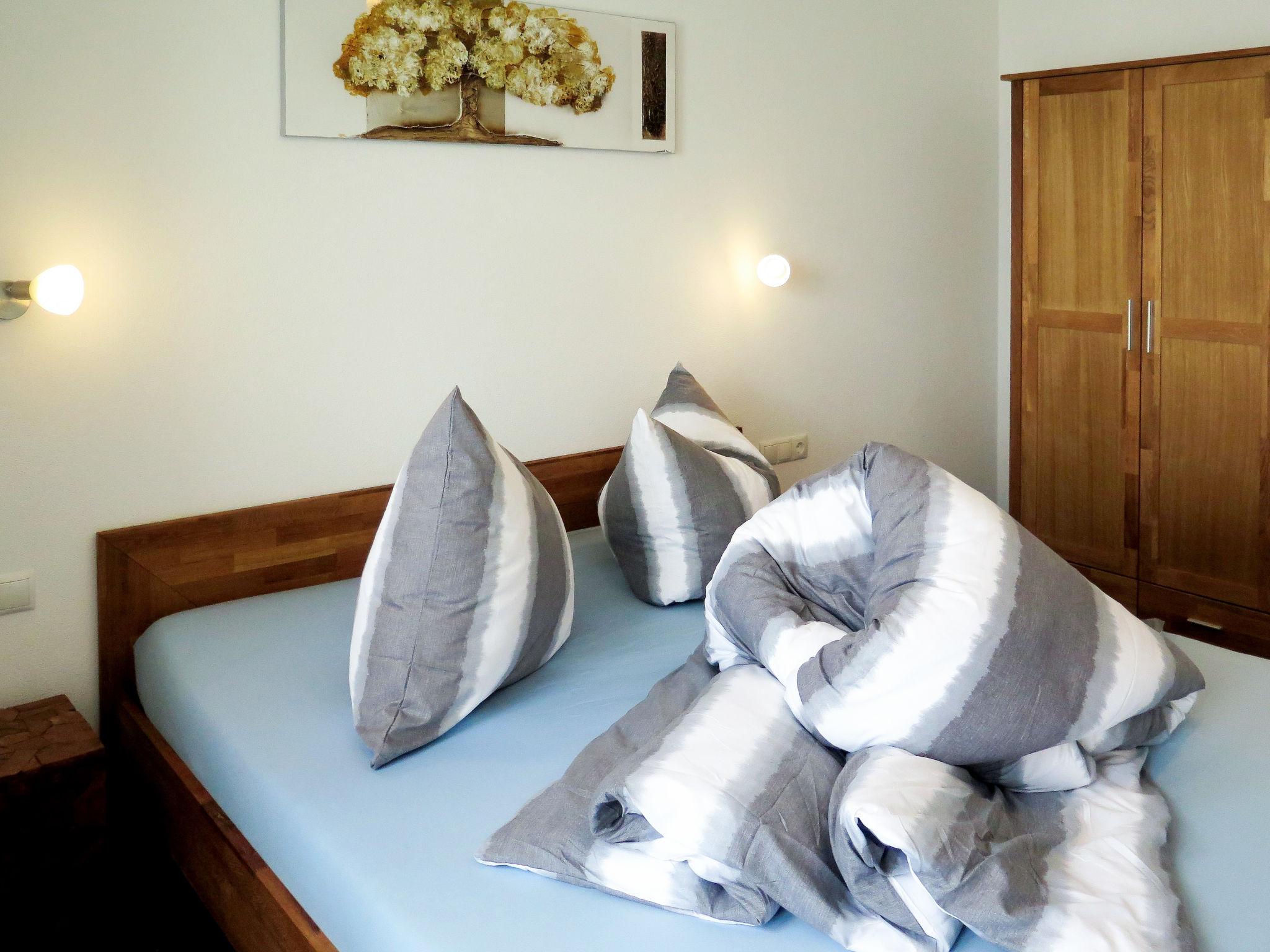 Foto 9 - Appartamento con 5 camere da letto a Kaltenbach con vista sulle montagne