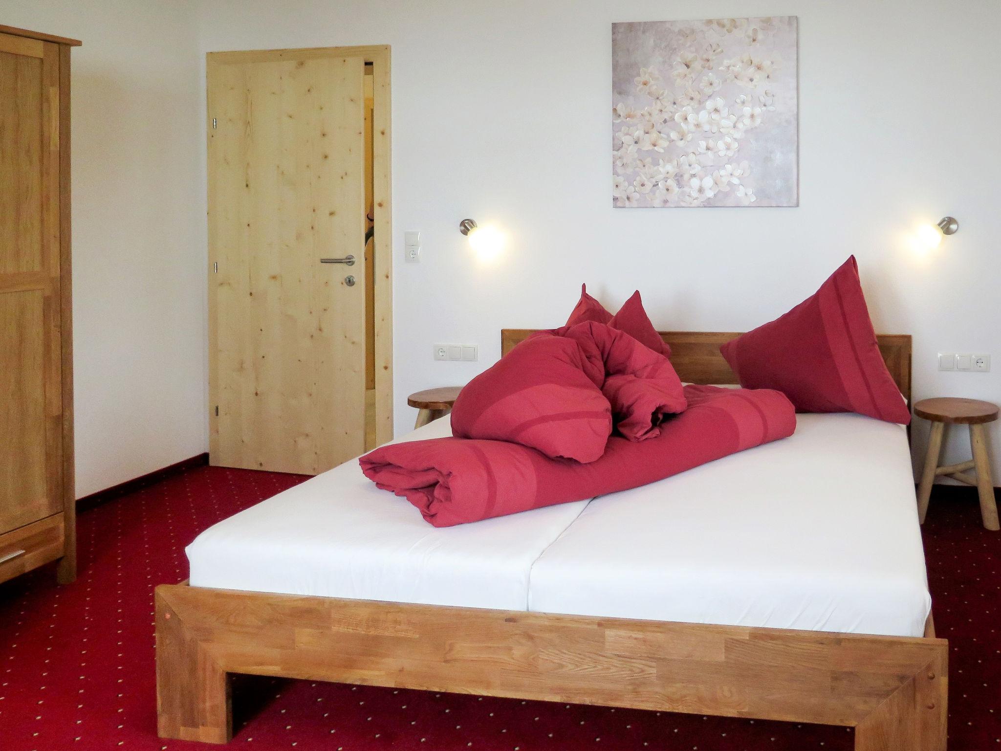 Foto 15 - Appartamento con 5 camere da letto a Kaltenbach con vista sulle montagne
