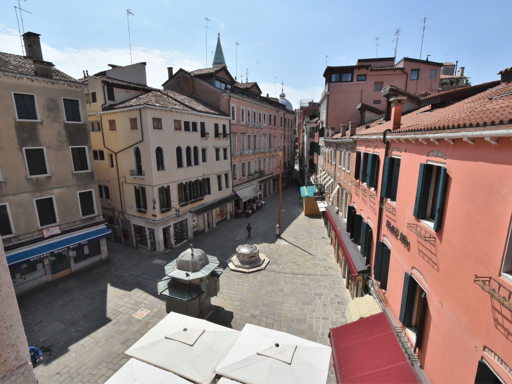 Foto 29 - Appartamento con 2 camere da letto a Venezia con vasca idromassaggio