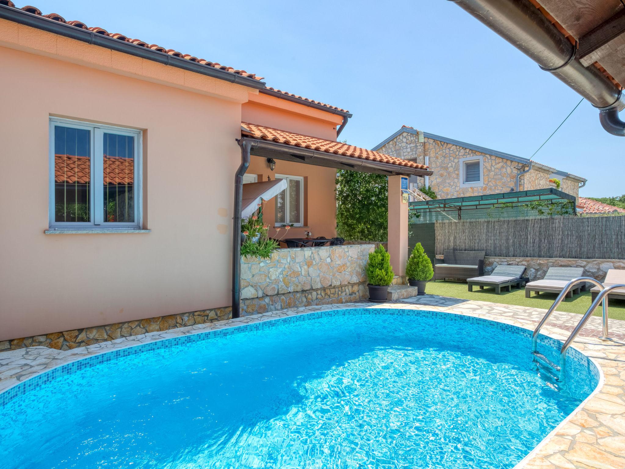 Photo 29 - Maison de 3 chambres à Dobrinj avec piscine privée et terrasse