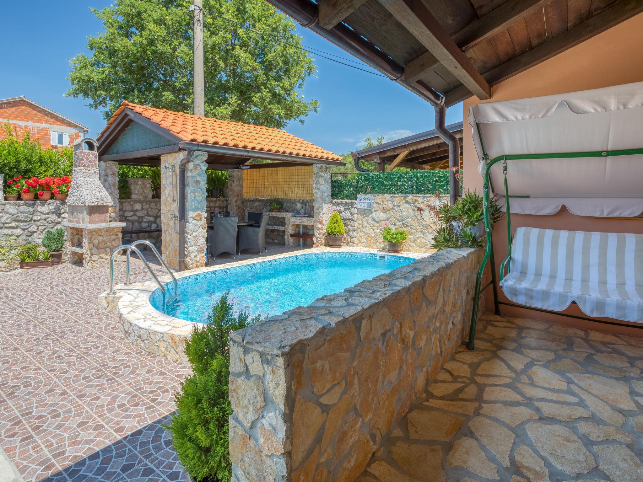 Photo 15 - 3 bedroom House in Dobrinj with private pool and terrace