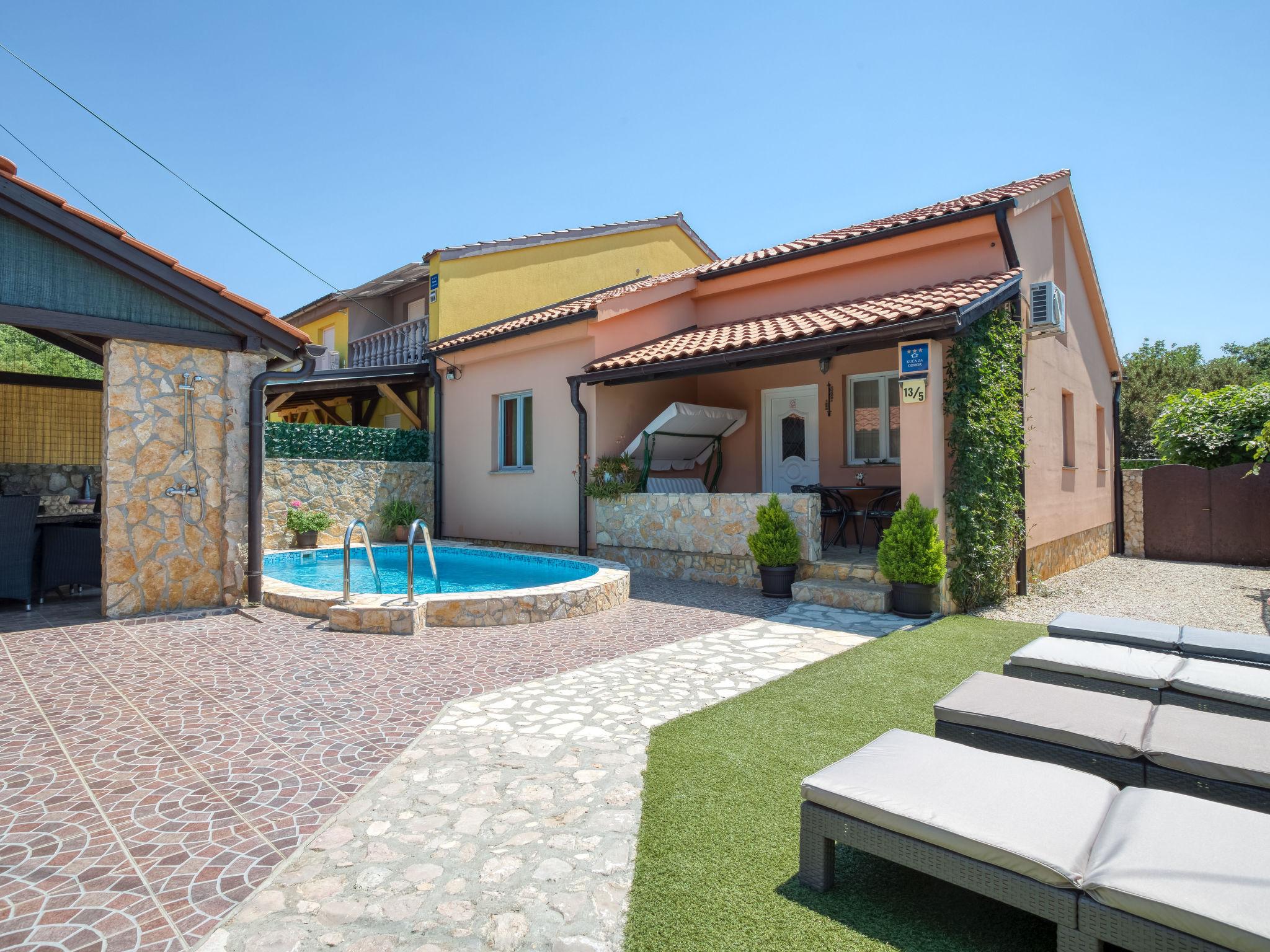 Photo 17 - Maison de 3 chambres à Dobrinj avec piscine privée et vues à la mer