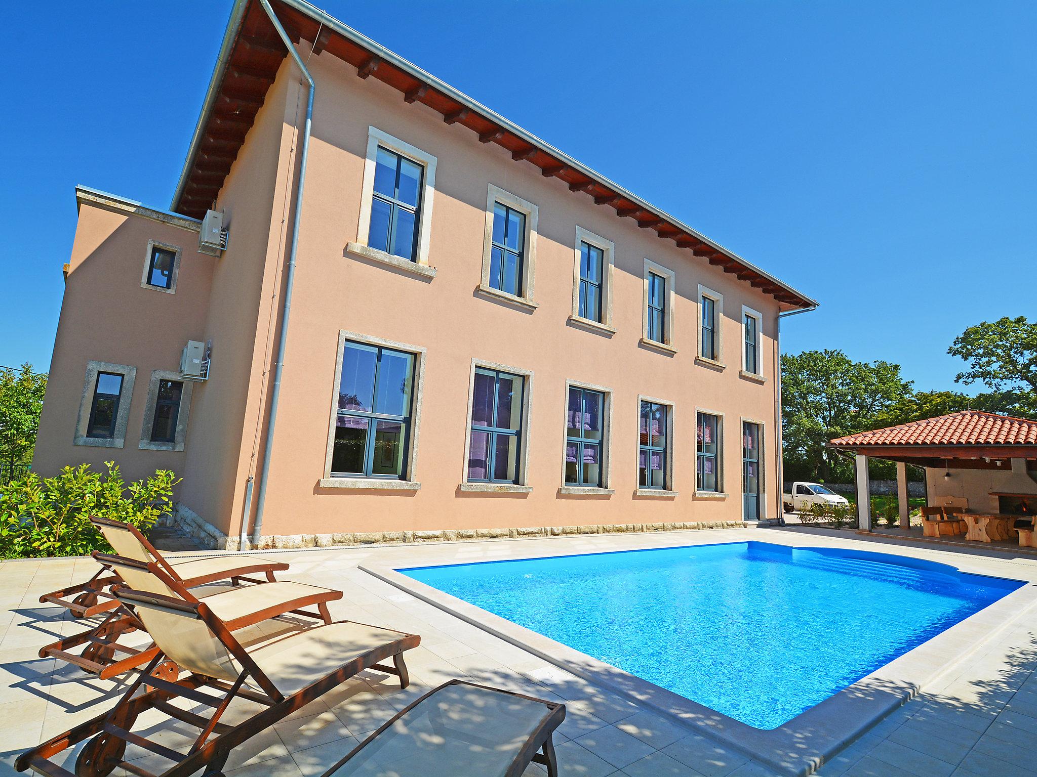 Photo 1 - Maison de 9 chambres à Tinjan avec piscine privée et jardin