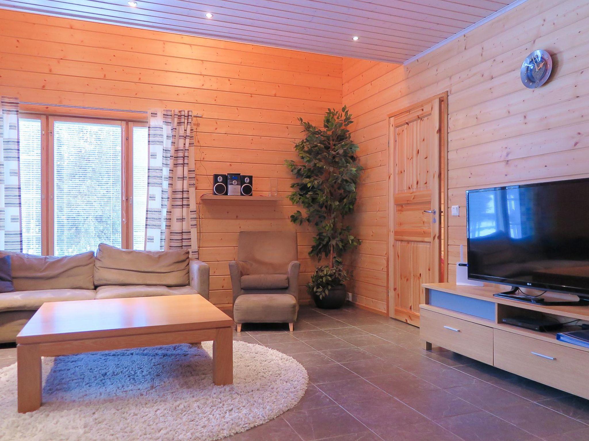Foto 10 - Casa de 7 habitaciones en Kittilä con sauna y vistas a la montaña