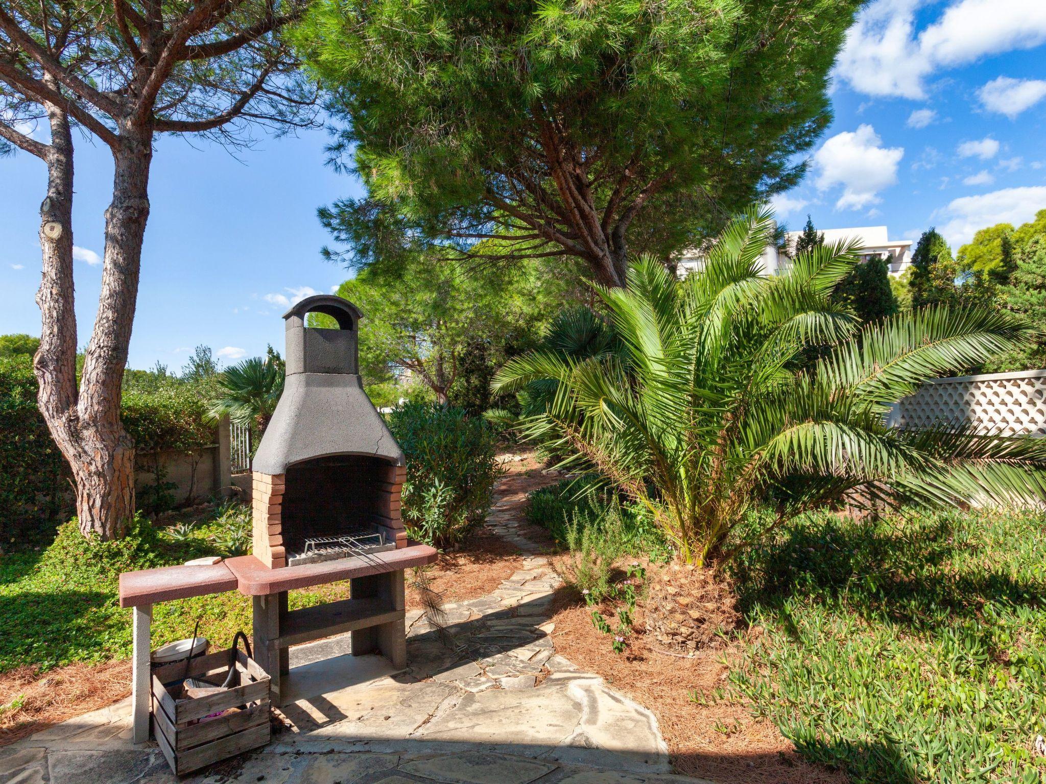 Photo 3 - Maison de 3 chambres à Mont-roig del Camp avec jardin et vues à la mer