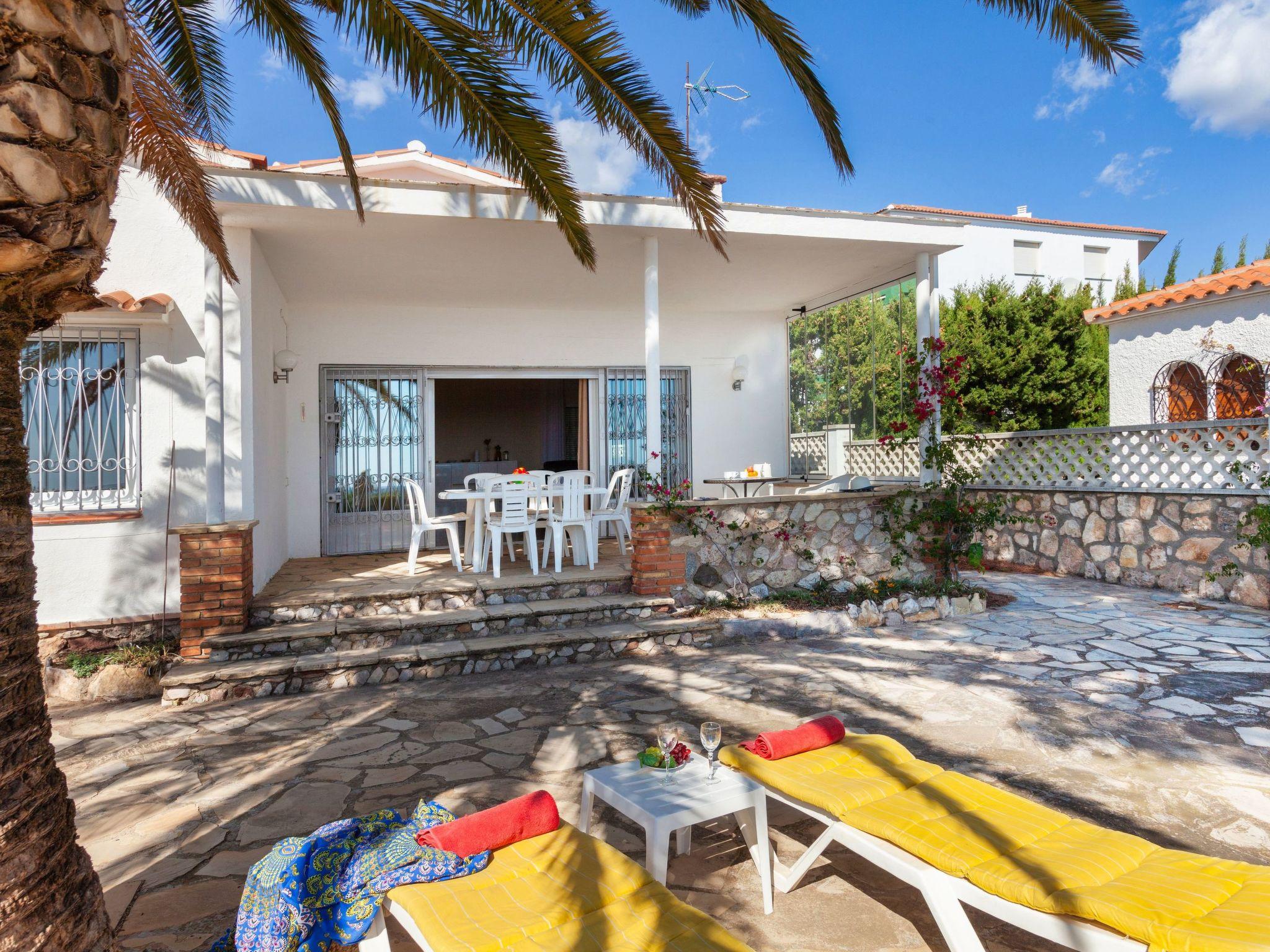 Photo 1 - Maison de 3 chambres à Mont-roig del Camp avec jardin et vues à la mer