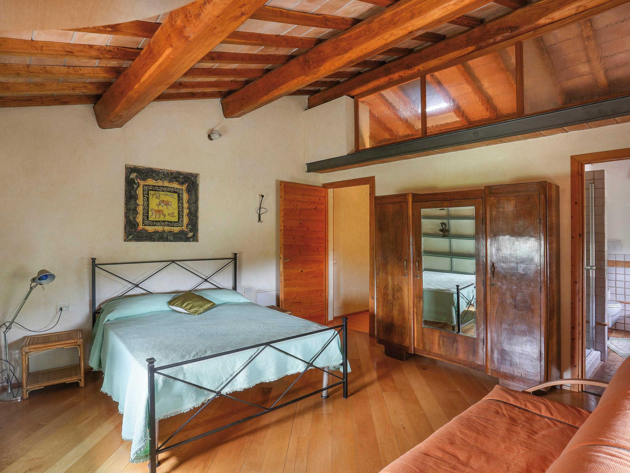 Foto 17 - Casa con 5 camere da letto a Buti con piscina privata e giardino
