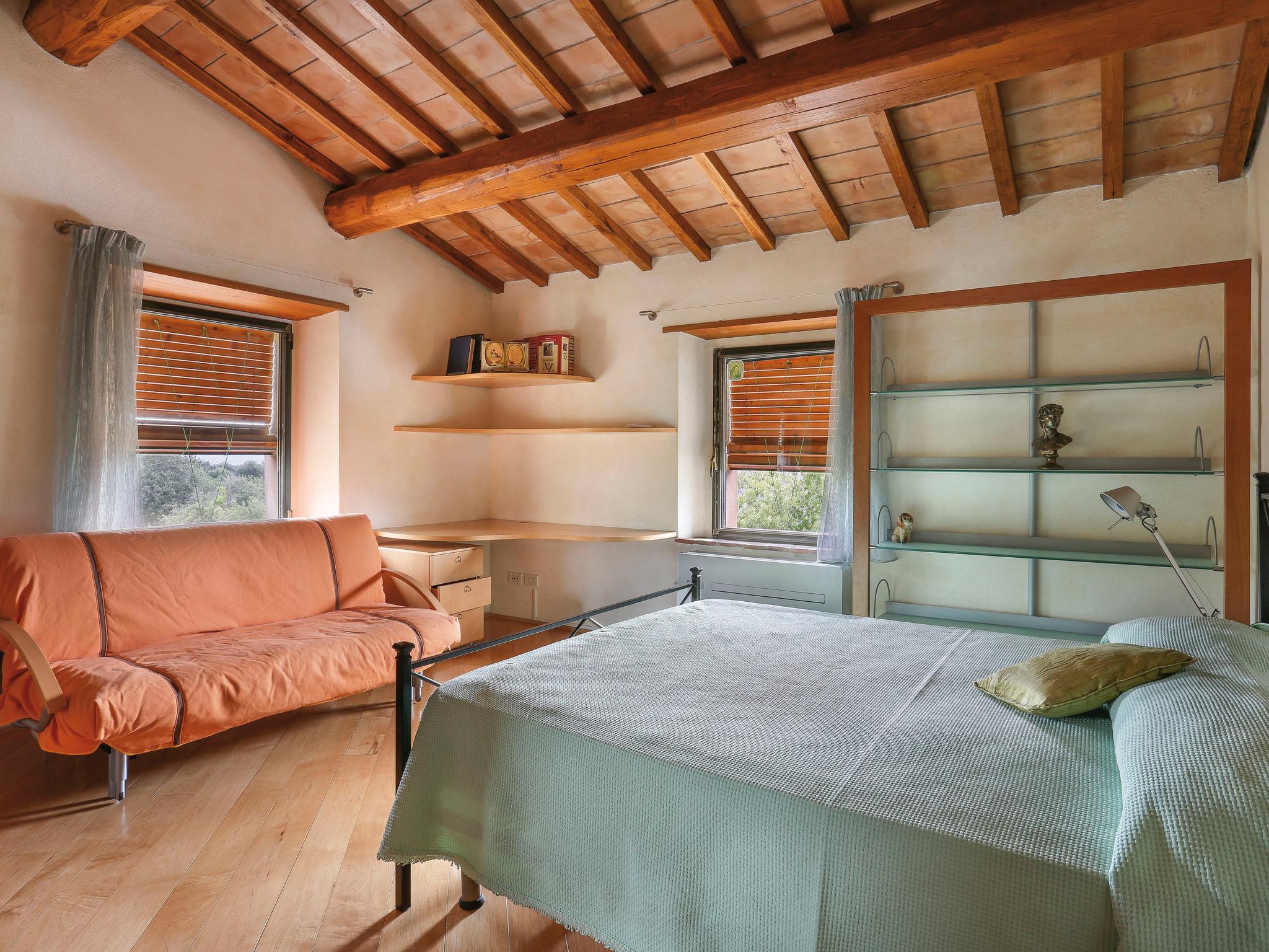 Foto 18 - Casa con 5 camere da letto a Buti con piscina privata e giardino