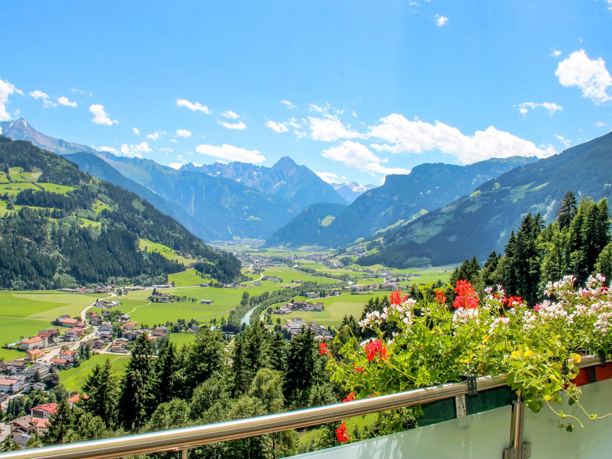 Photo 24 - Appartement de 3 chambres à Zellberg avec terrasse et vues sur la montagne