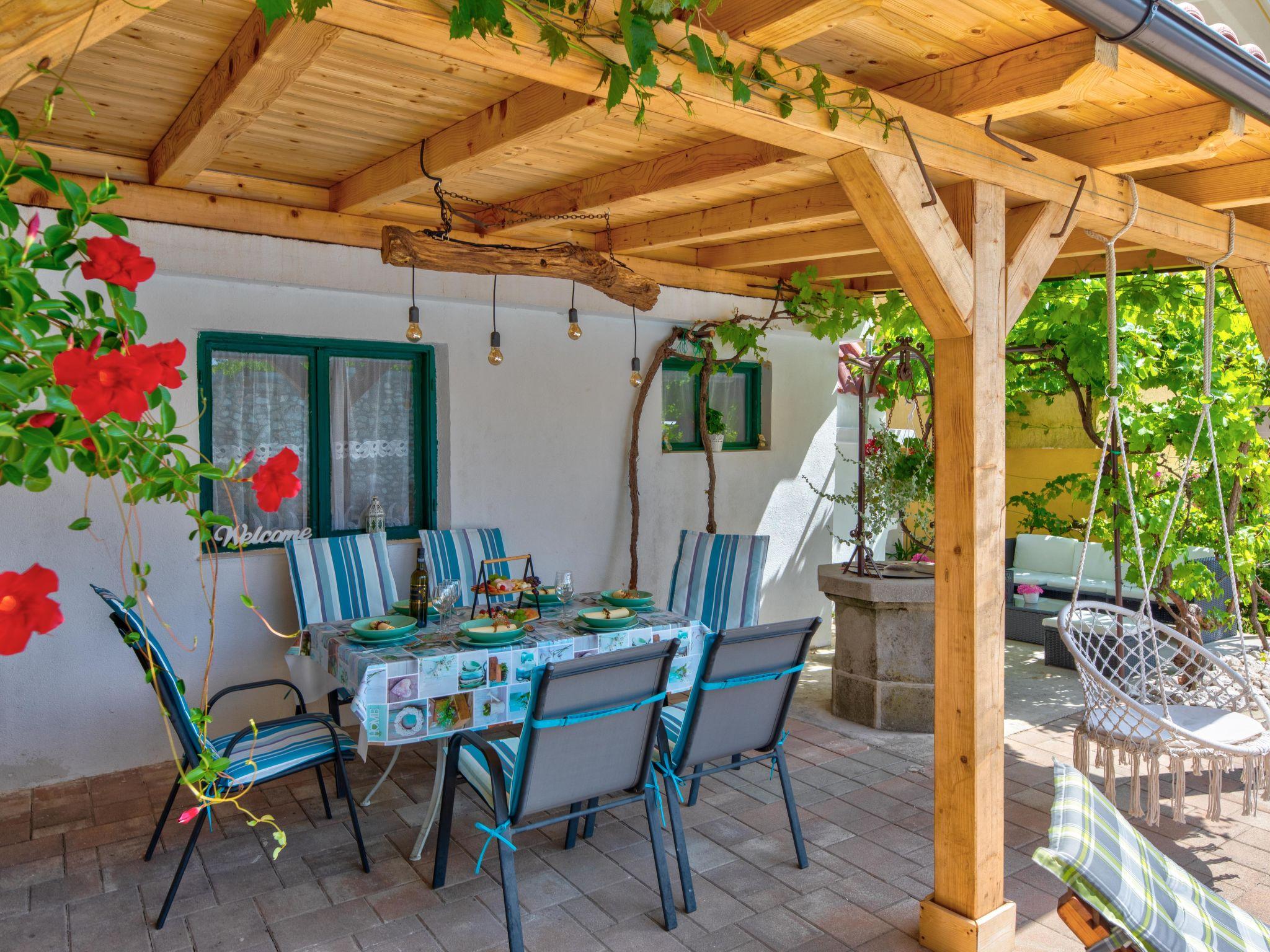 Photo 18 - Maison de 3 chambres à Vinodolska Općina avec piscine privée et jardin