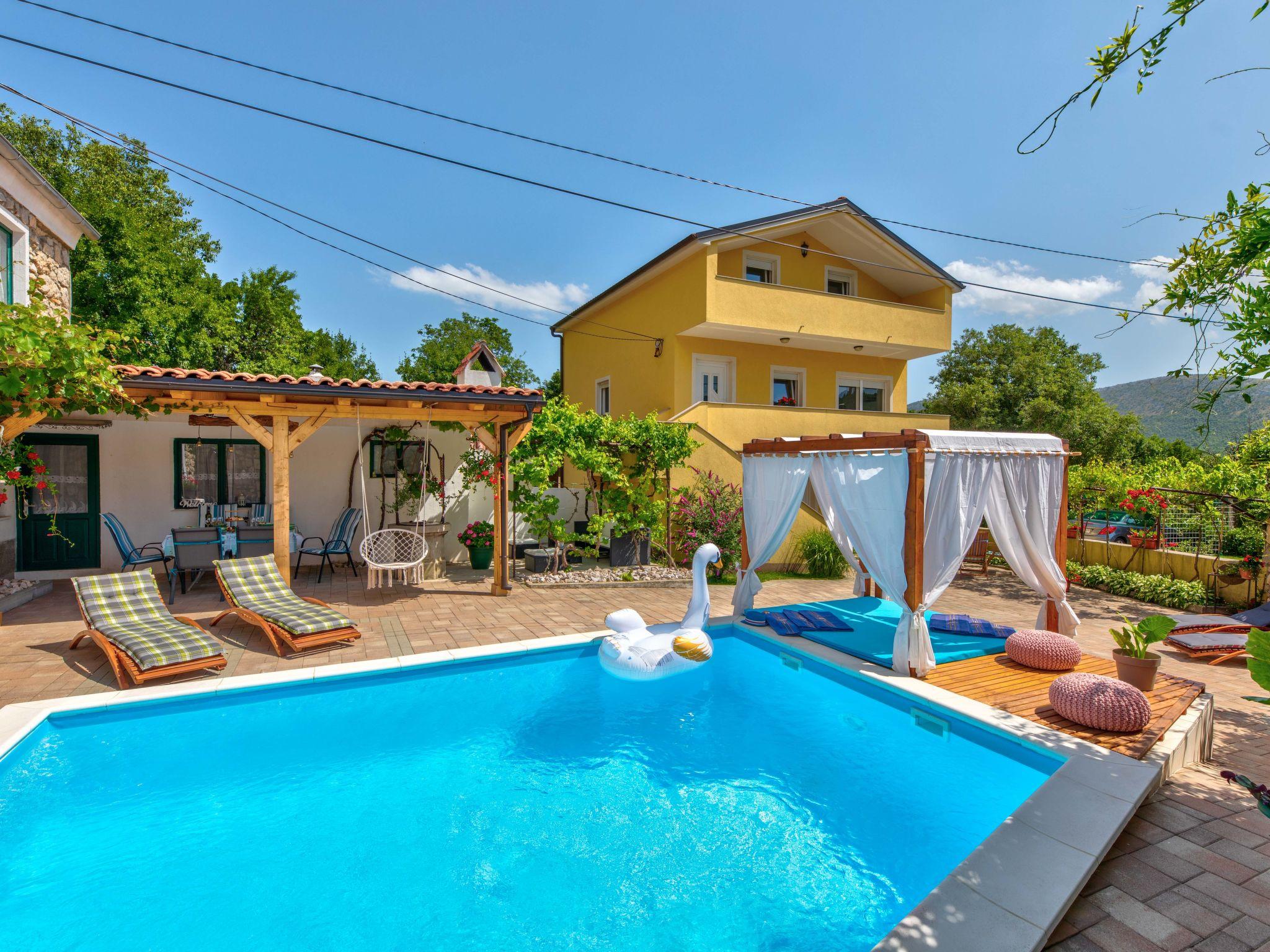 Photo 23 - Maison de 3 chambres à Vinodolska Općina avec piscine privée et vues à la mer