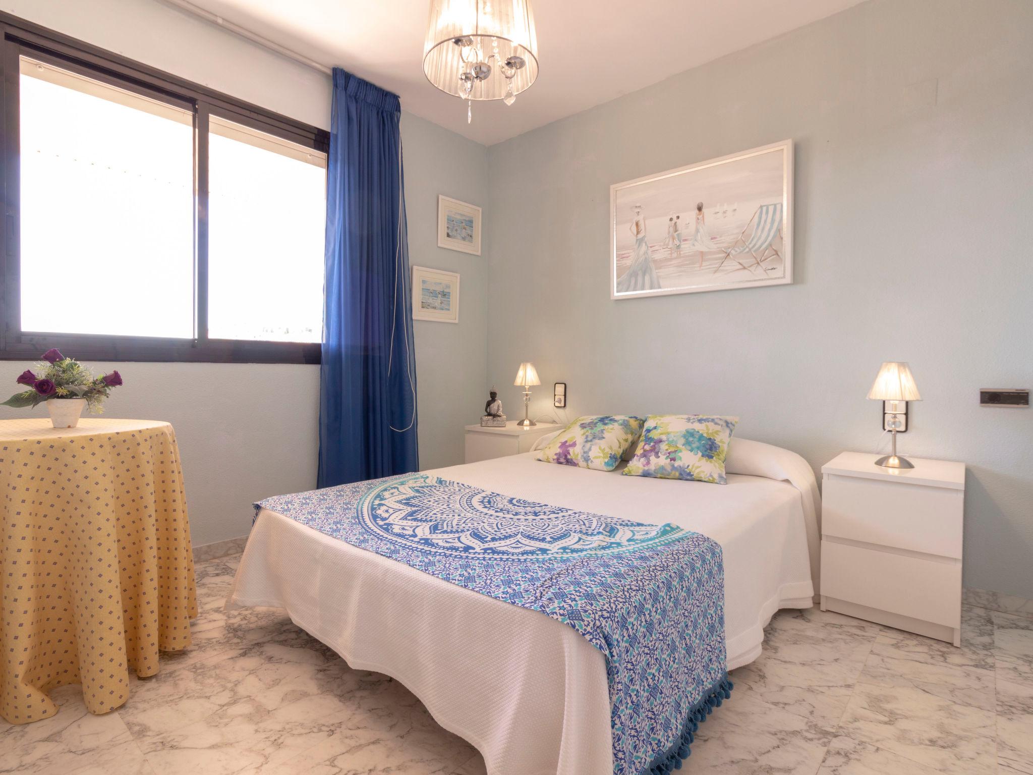 Foto 5 - Appartamento con 2 camere da letto a Salou con piscina e vista mare