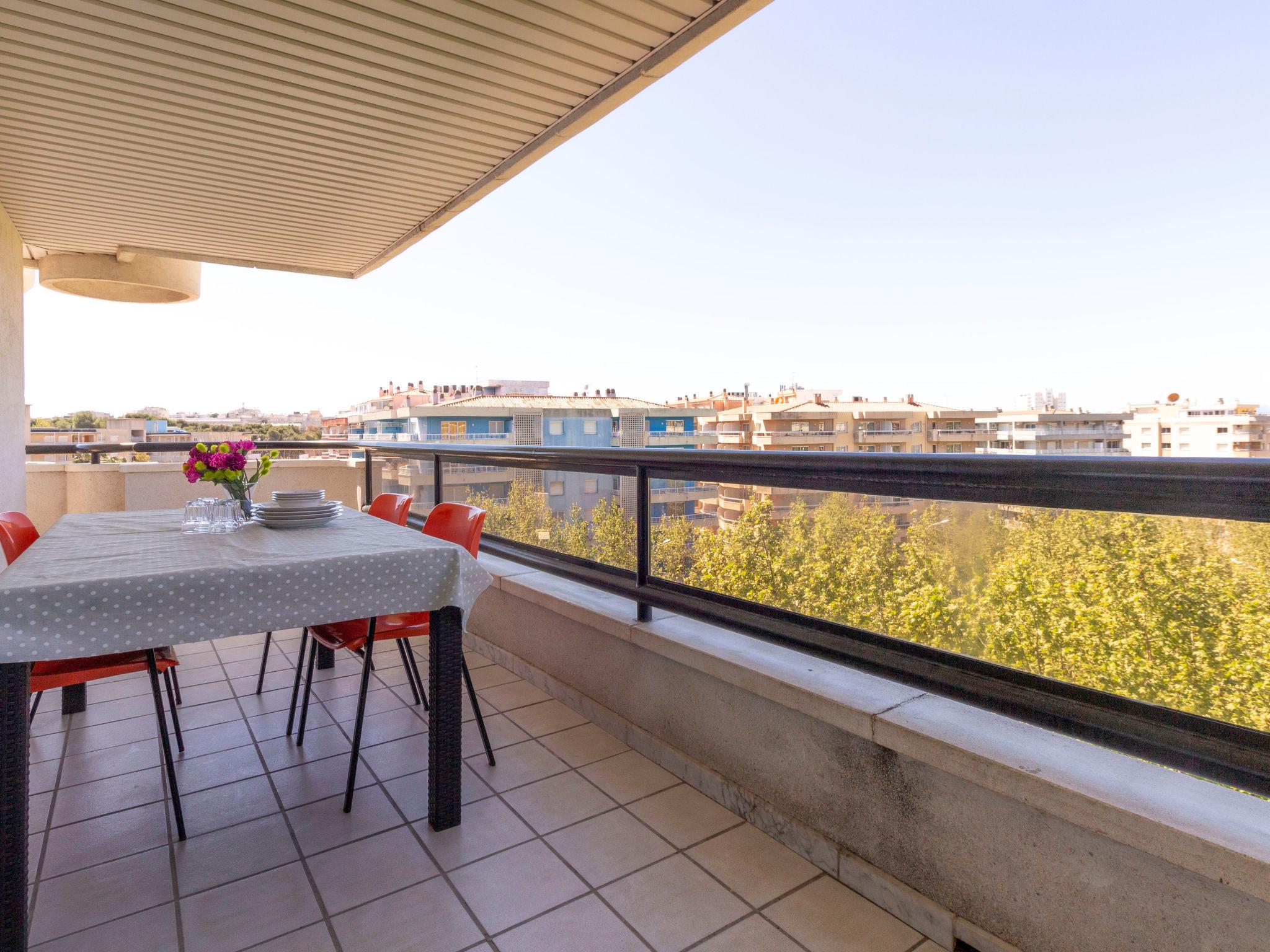 Photo 2 - Appartement de 2 chambres à Salou avec piscine et vues à la mer