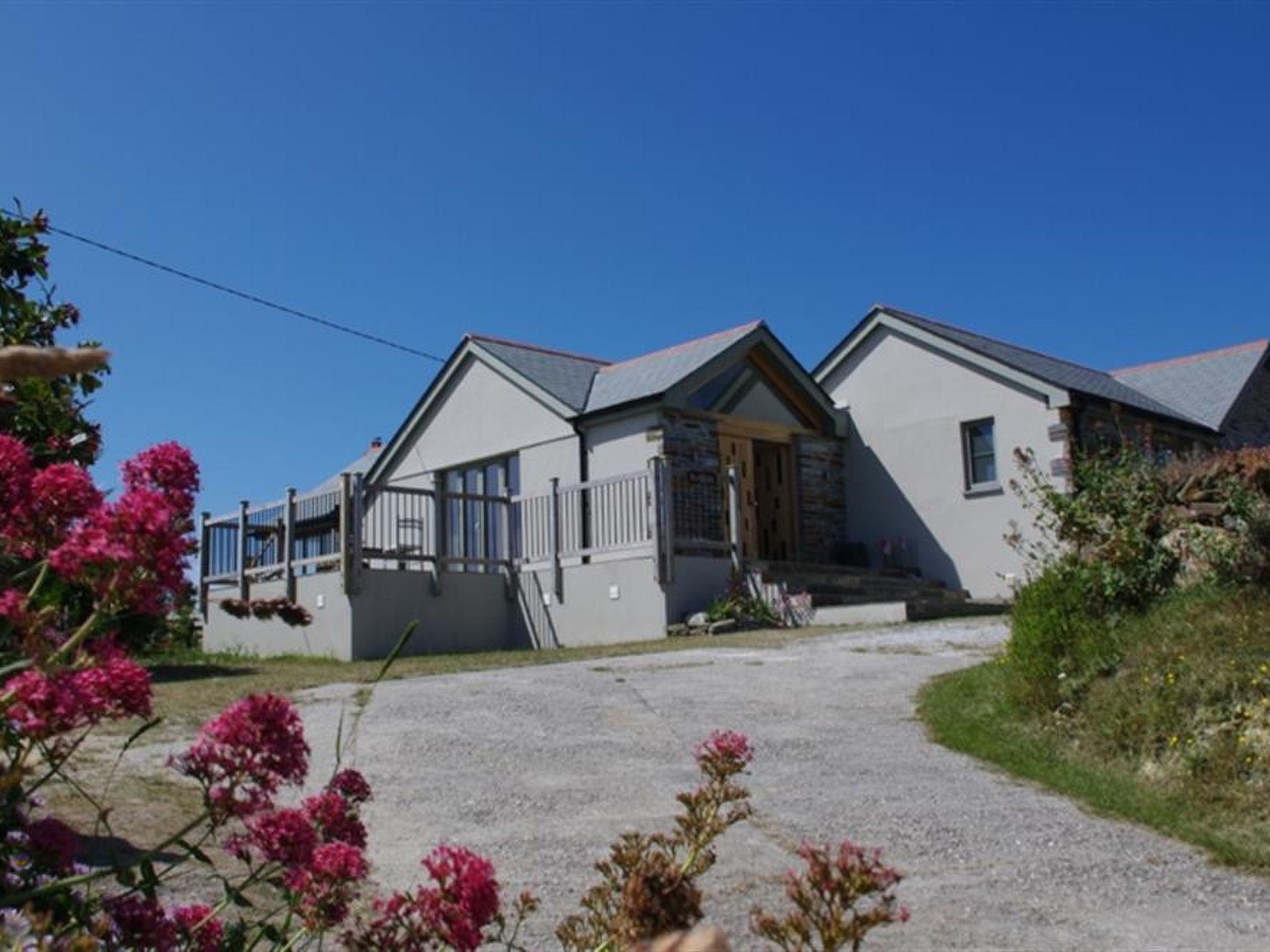 Photo 10 - 3 bedroom House in Padstow with garden and sea view