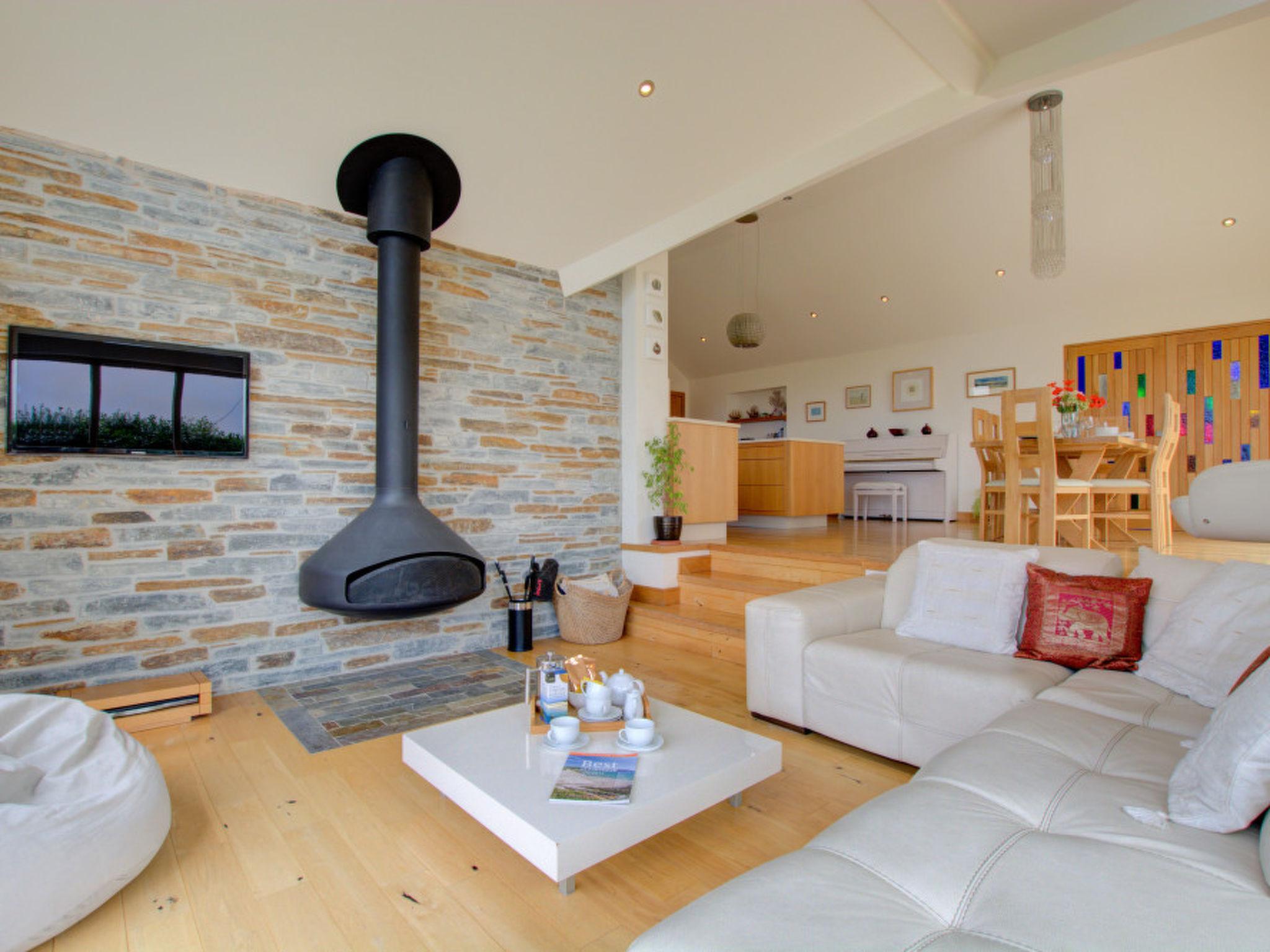 Photo 30 - 3 bedroom House in Padstow with garden and sea view