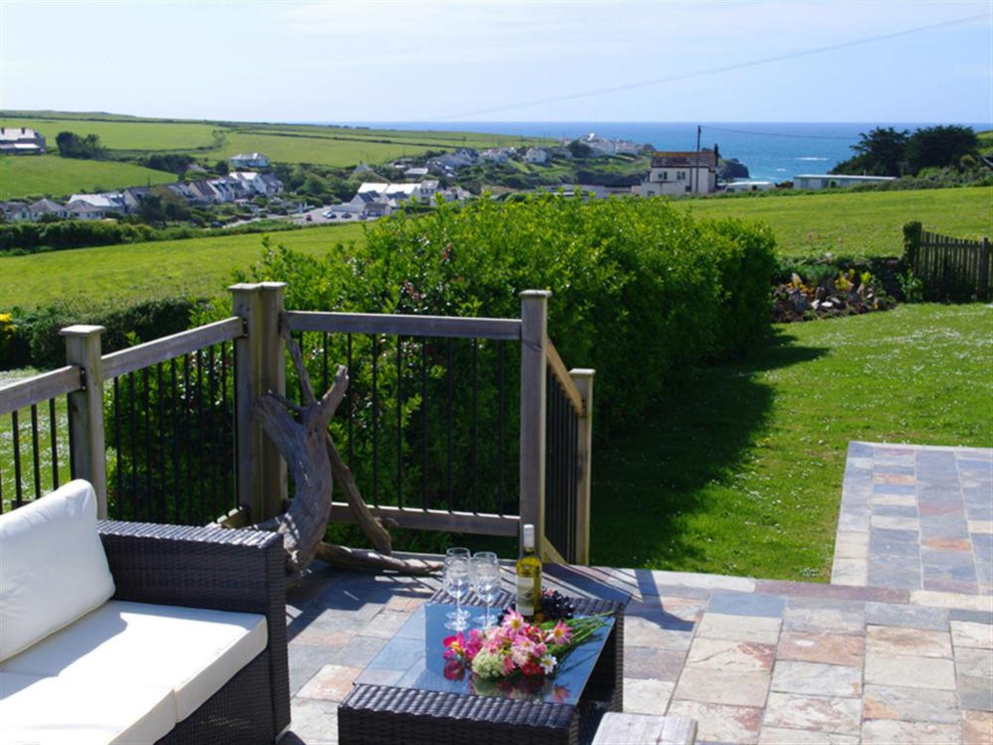 Photo 1 - 3 bedroom House in Padstow with garden and sea view