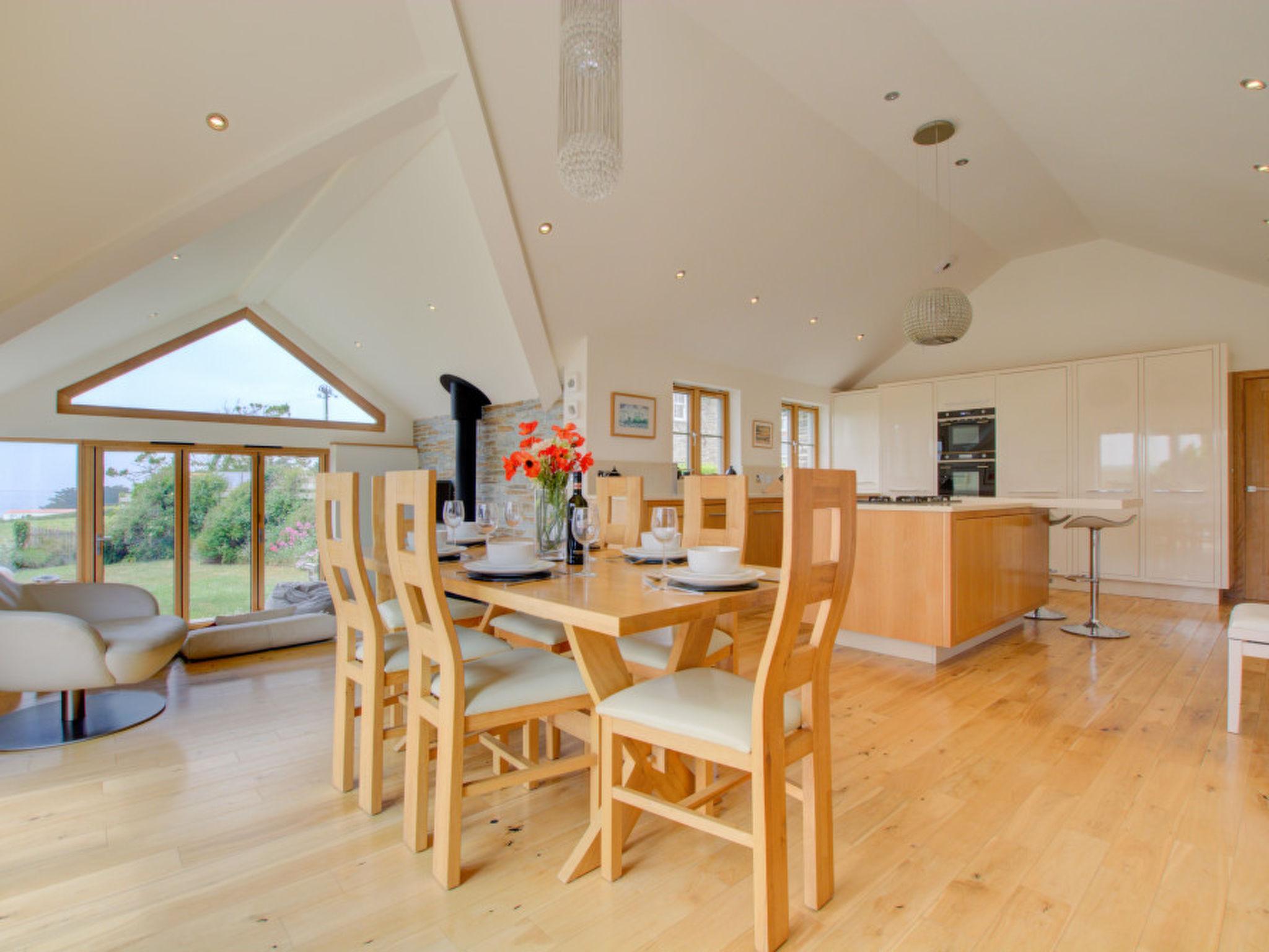 Photo 27 - 3 bedroom House in Padstow with garden and sea view