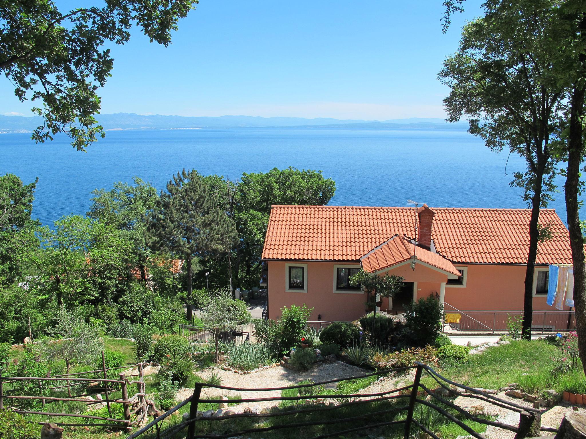 Photo 1 - Appartement de 1 chambre à Mošćenička Draga avec jardin et vues à la mer