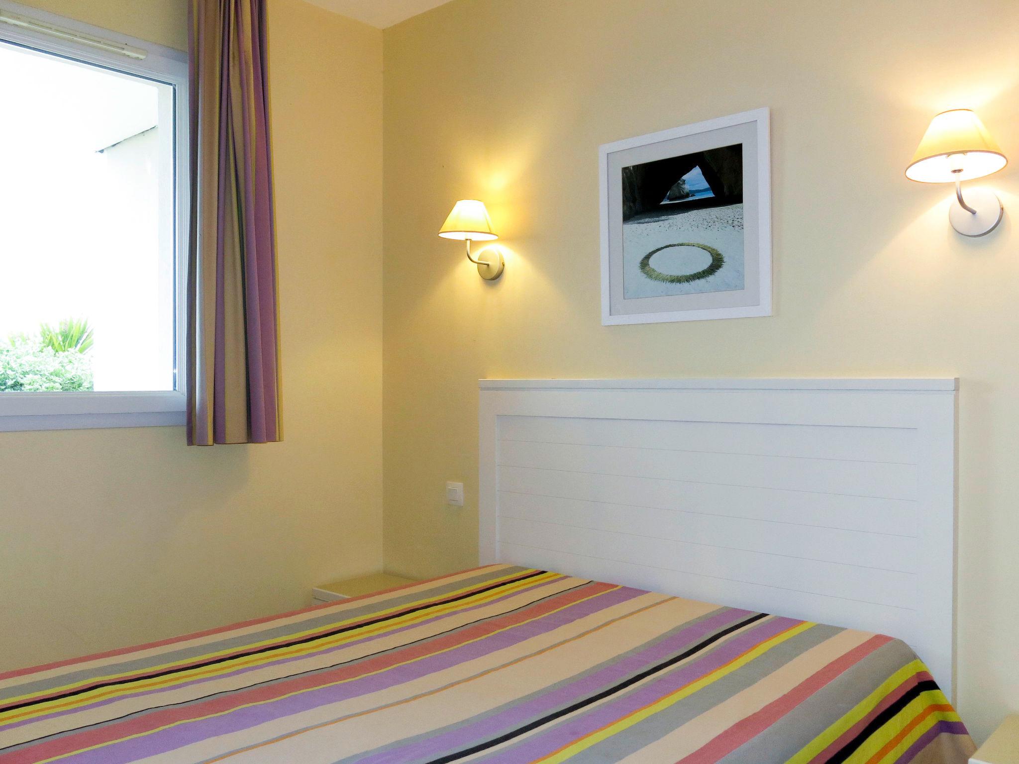 Foto 4 - Appartamento con 1 camera da letto a Les Sables-d'Olonne con piscina e vista mare