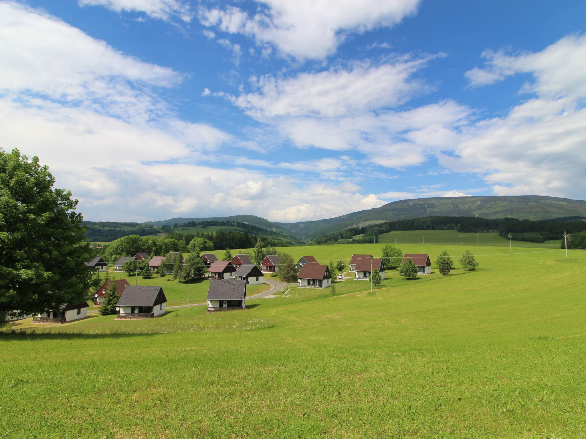 Photo 22 - Maison de 3 chambres à Černý Důl avec piscine et vues sur la montagne