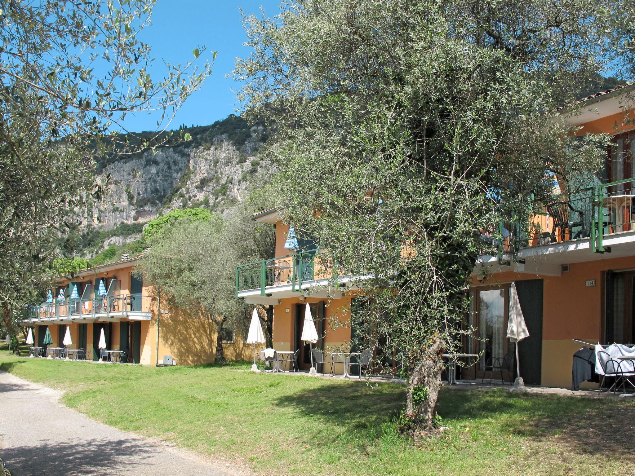 Photo 2 - Appartement de 1 chambre à Garda avec piscine et vues sur la montagne