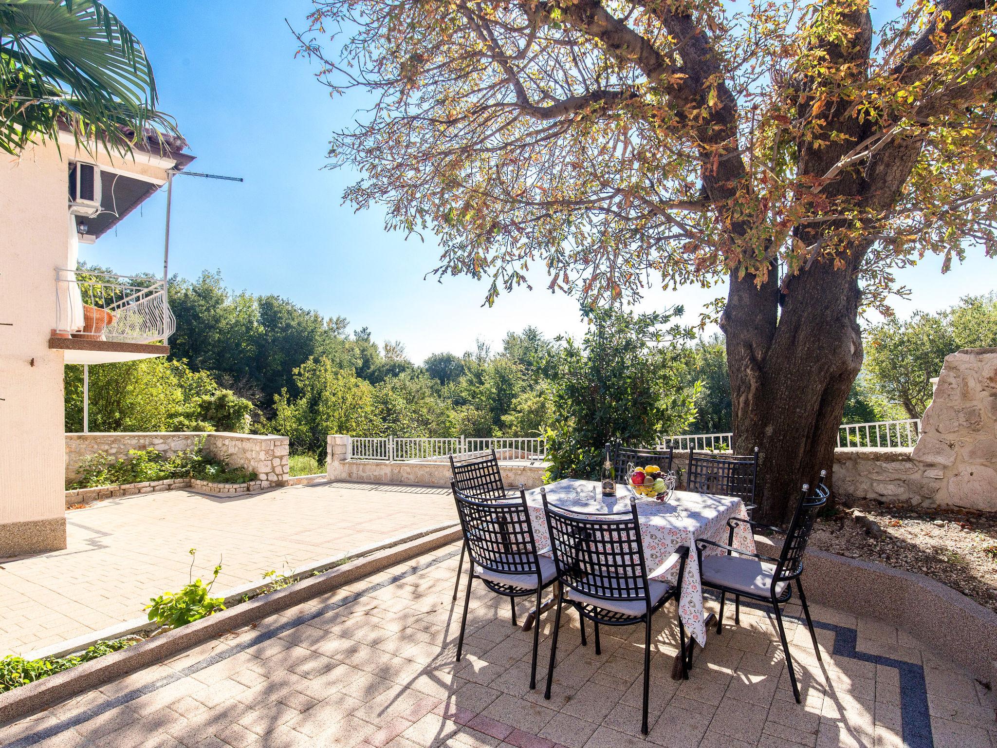 Photo 27 - Maison de 3 chambres à Vinodolska Općina avec piscine privée et jardin