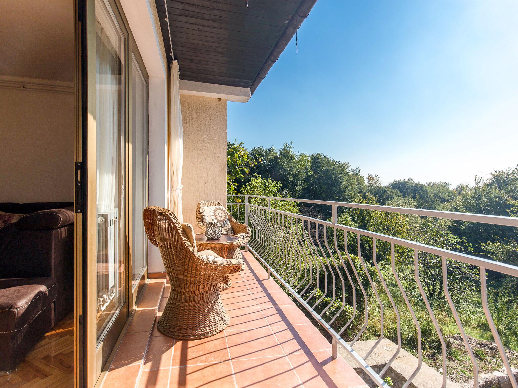 Photo 14 - Maison de 3 chambres à Vinodolska Općina avec piscine privée et jardin