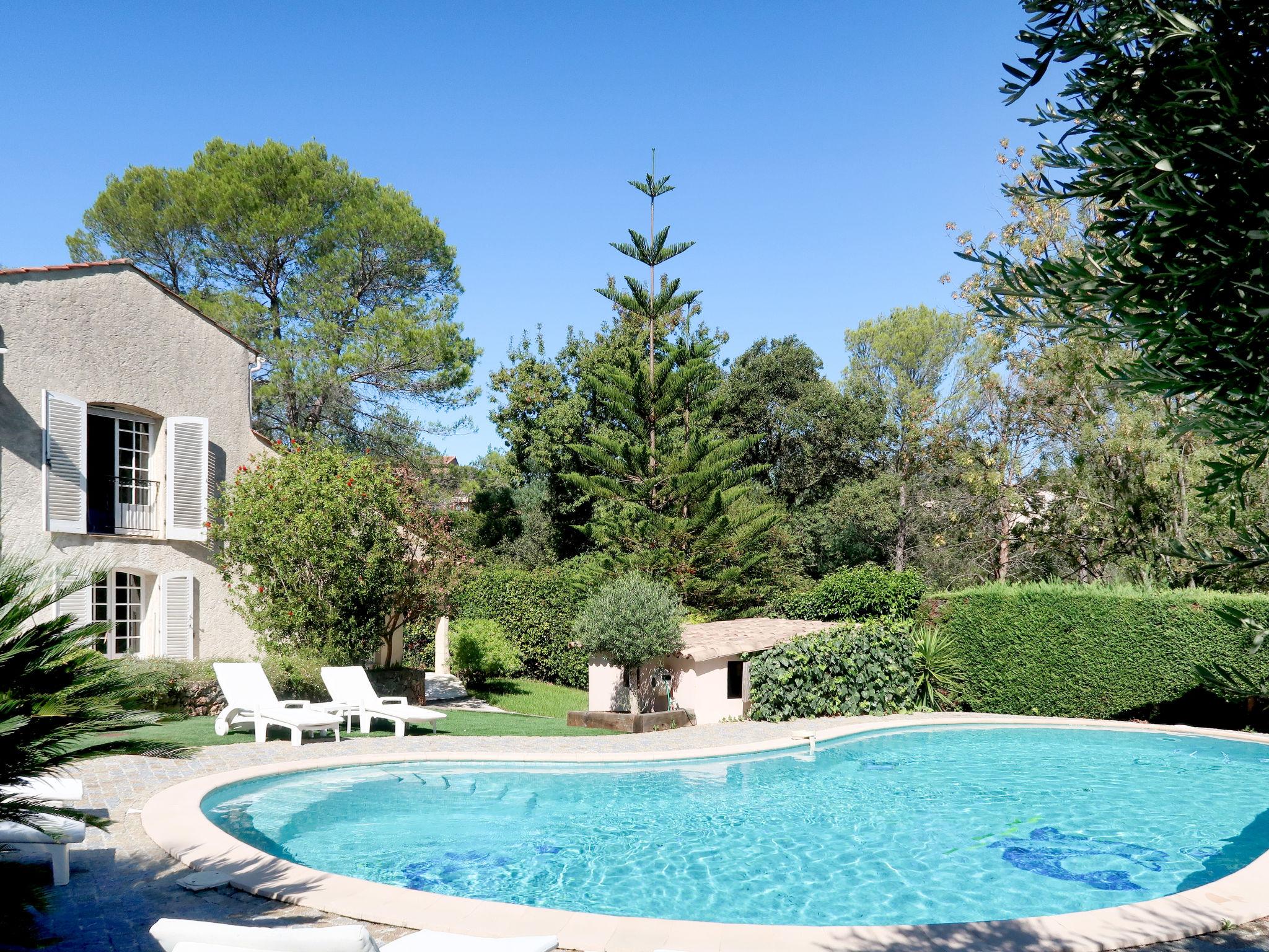 Foto 43 - Casa de 5 habitaciones en Fréjus con piscina privada y jardín