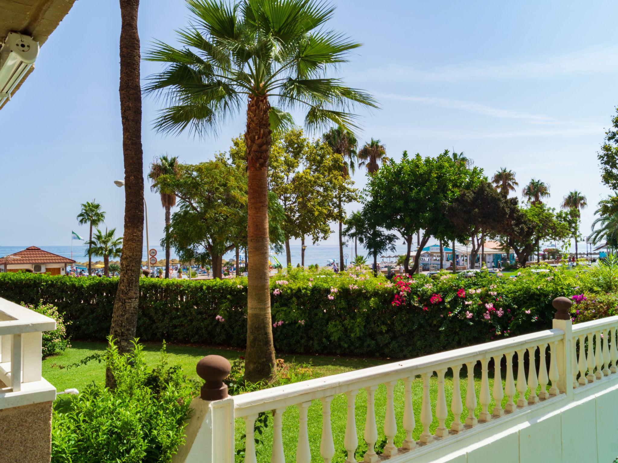 Foto 9 - Appartamento con 2 camere da letto a Torremolinos con piscina e vista mare