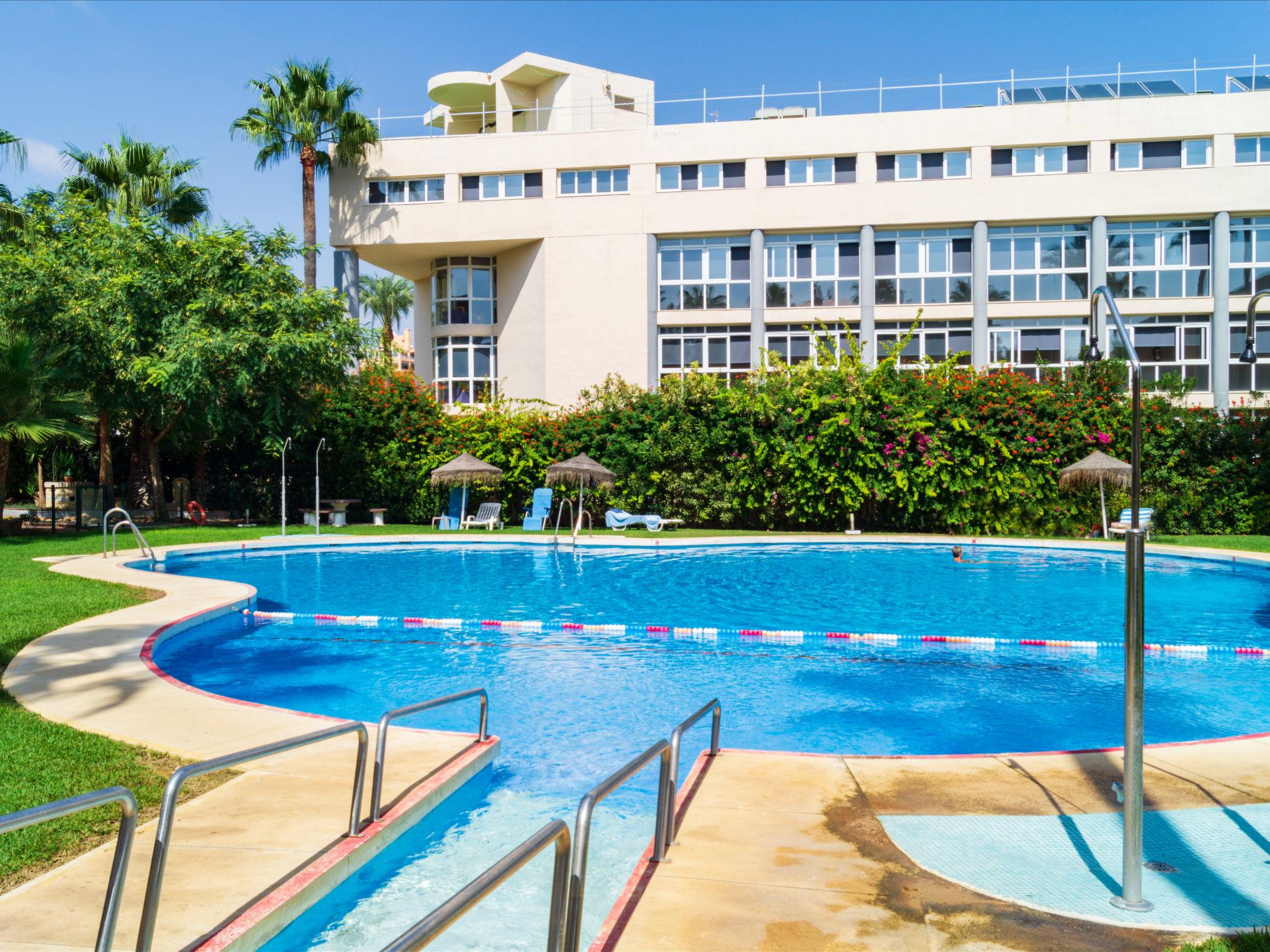 Foto 1 - Apartamento de 2 habitaciones en Torremolinos con piscina y vistas al mar