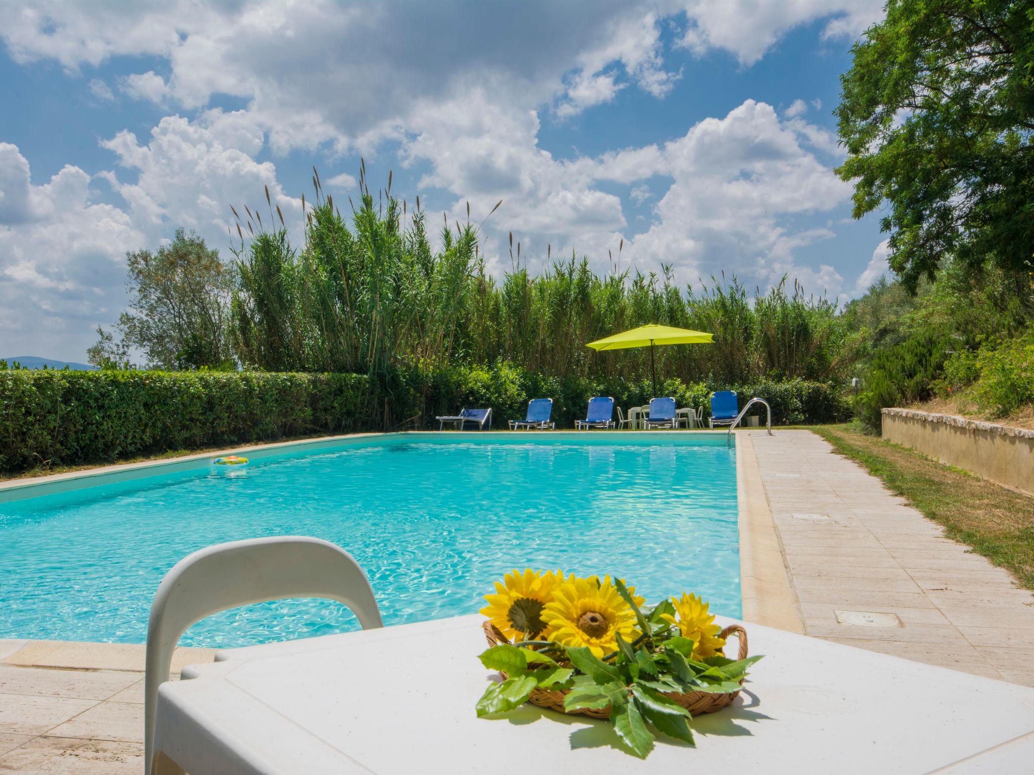 Foto 32 - Apartamento de 2 quartos em Poggibonsi com piscina e jardim